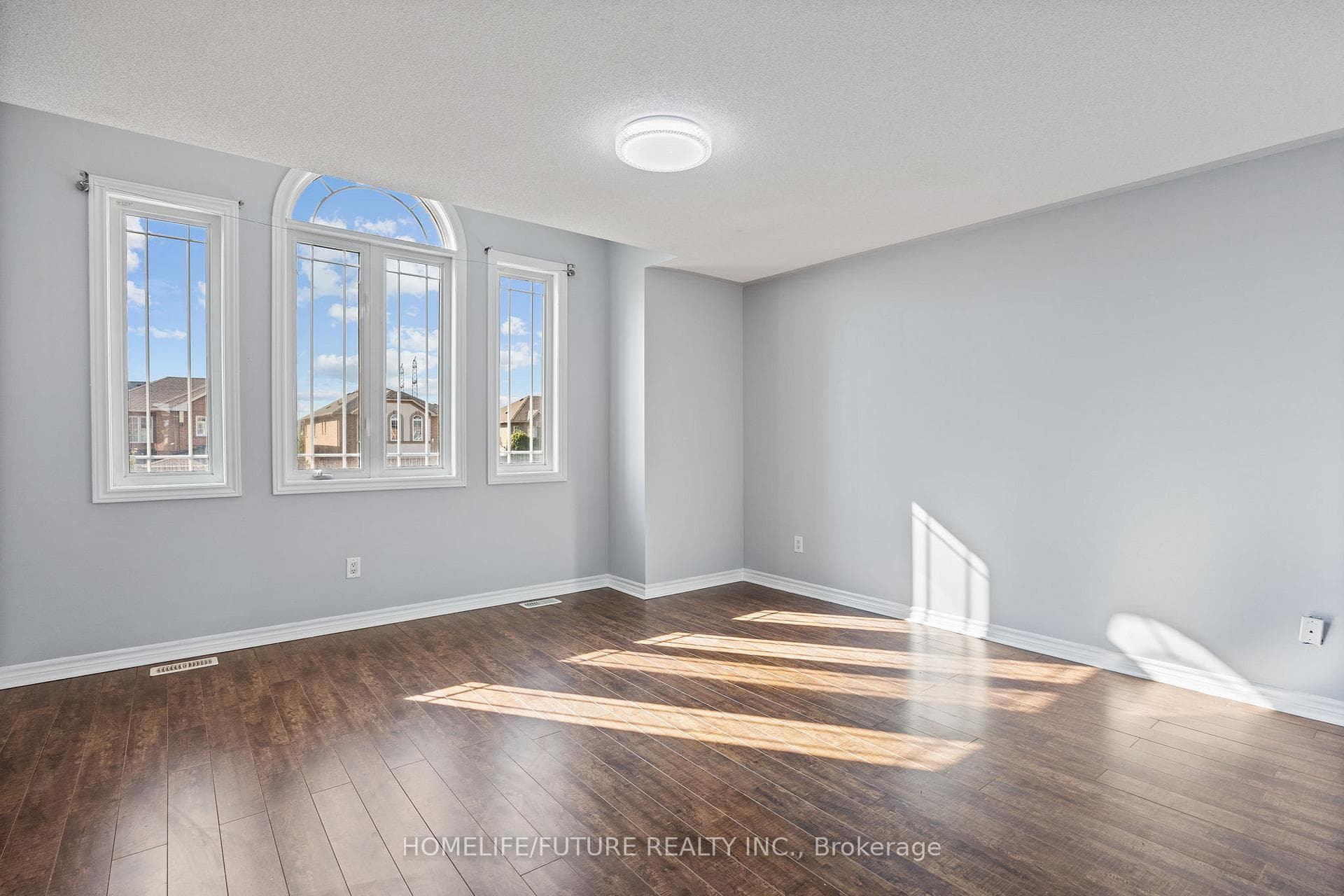 652 Twain Avenue photo 34