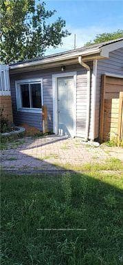 334 Ardagh Road Unit Lower photo 9