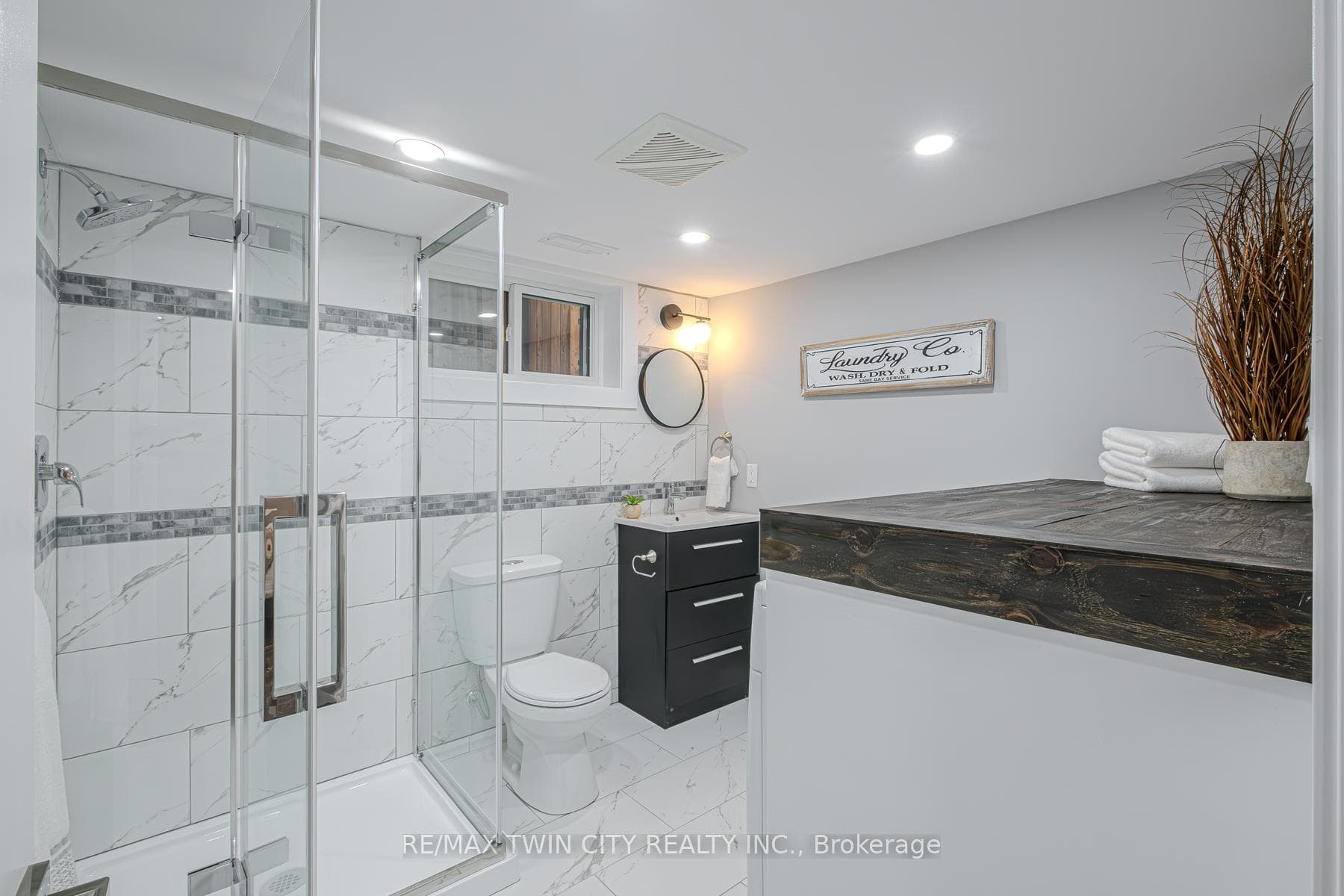 83 Wood Street photo 30