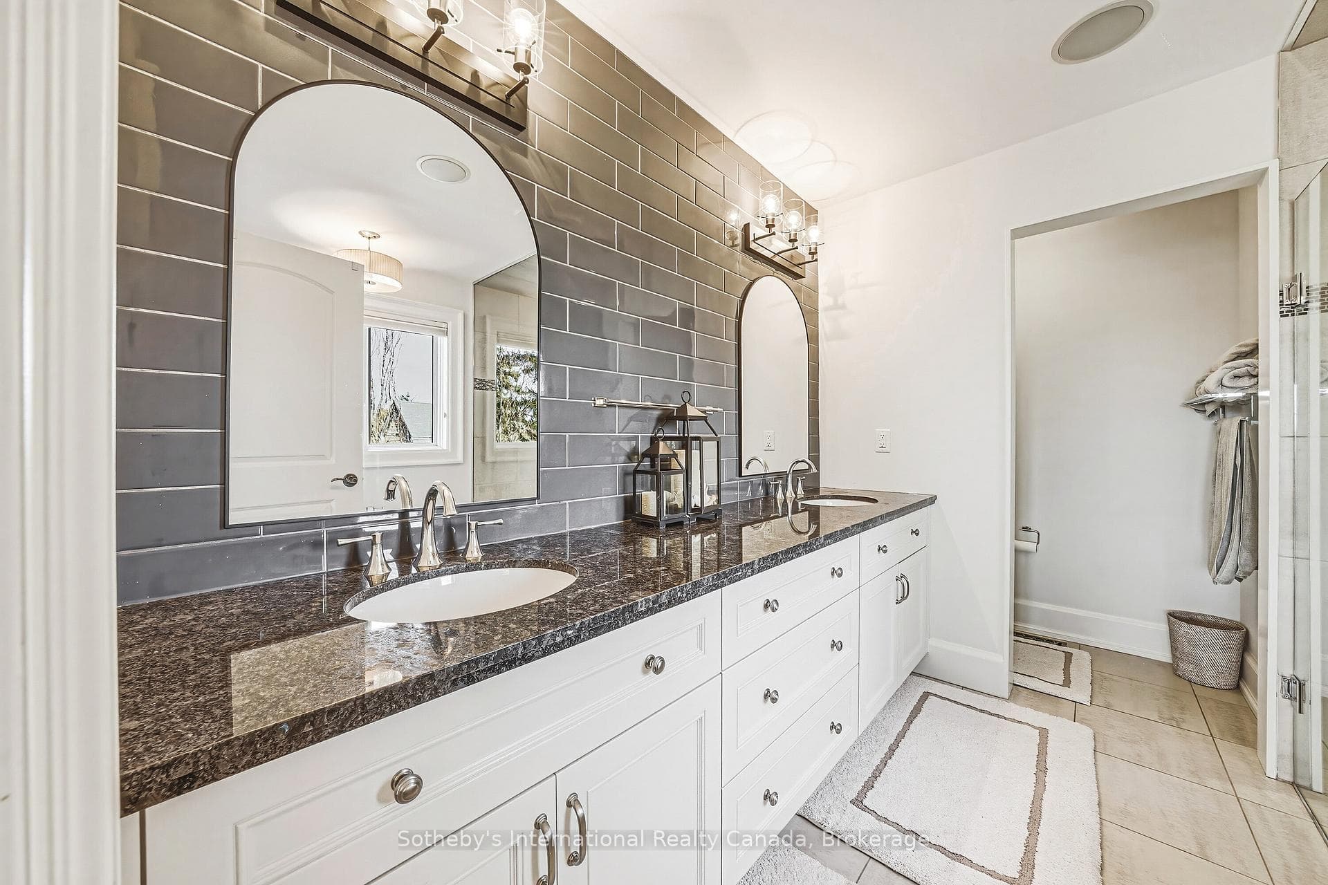 Master Ensuite 5-piece Washroom