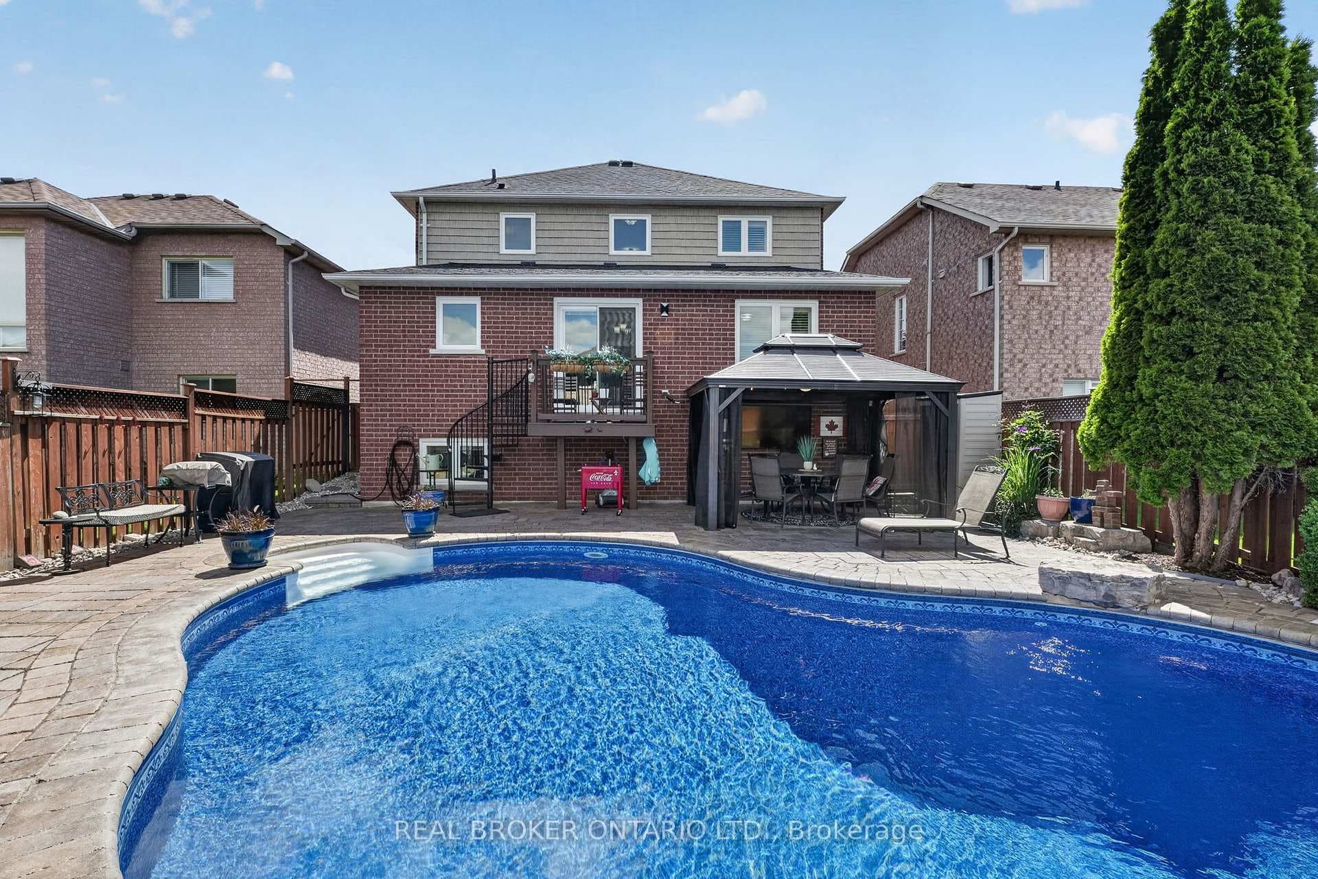 74 Harley Avenue photo 38