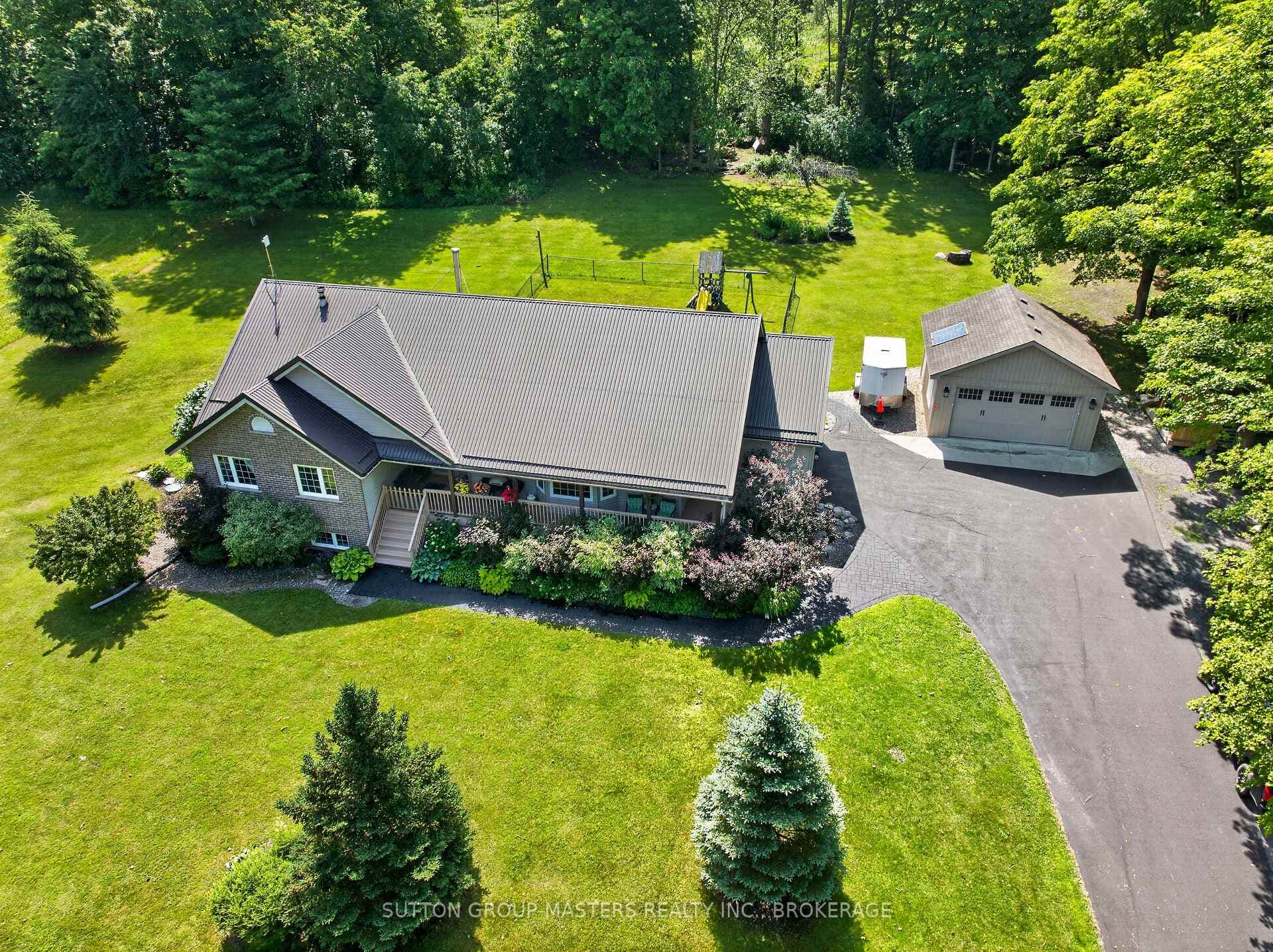 710 Maple Road photo 2