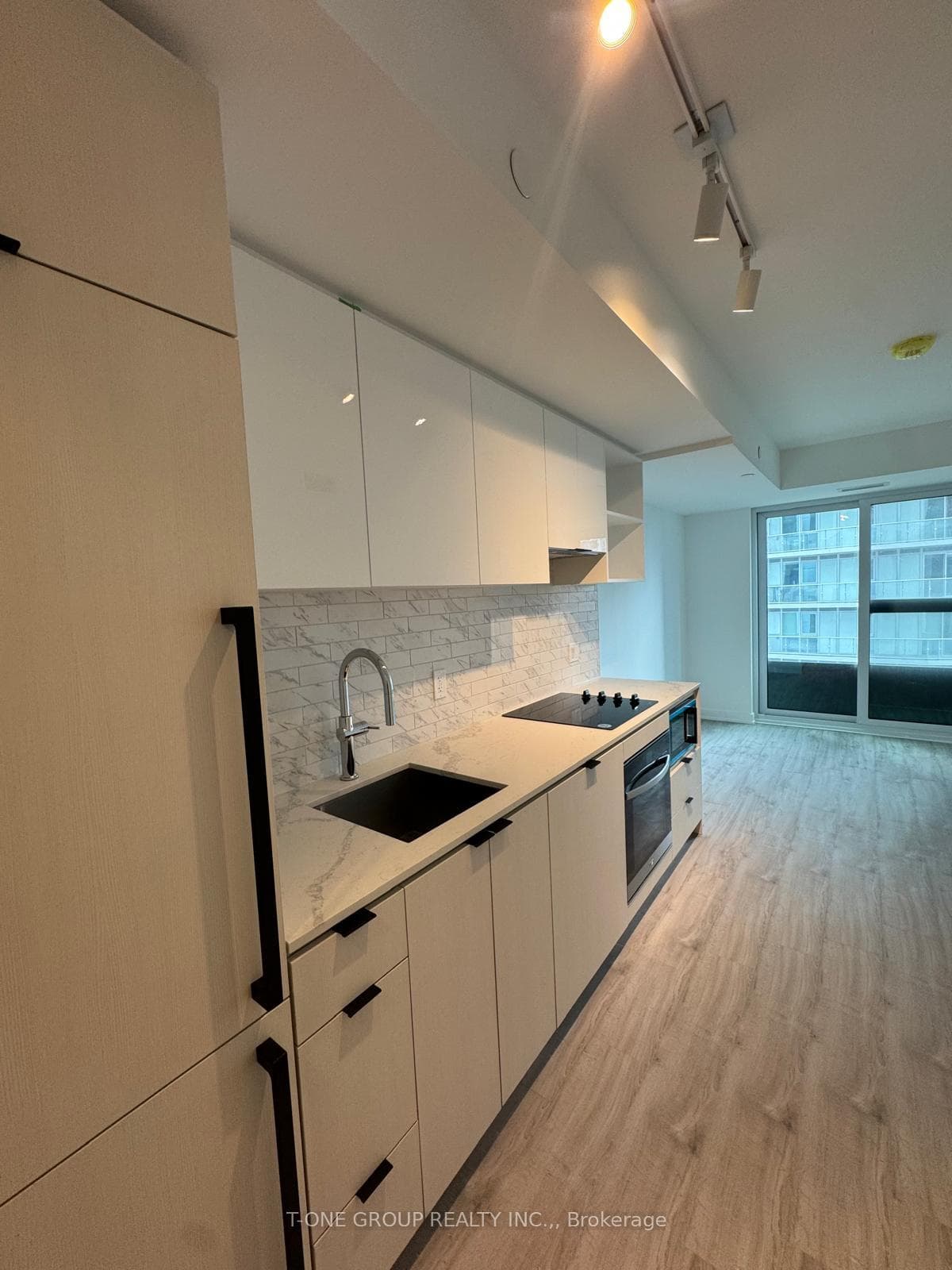 252 Church Street Unit 1810 photo 1