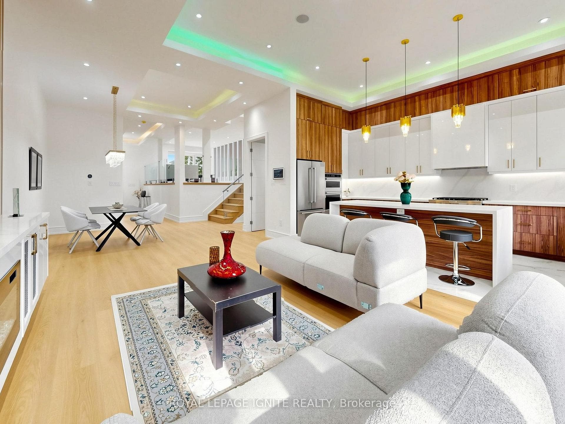160 Manse Road photo 4