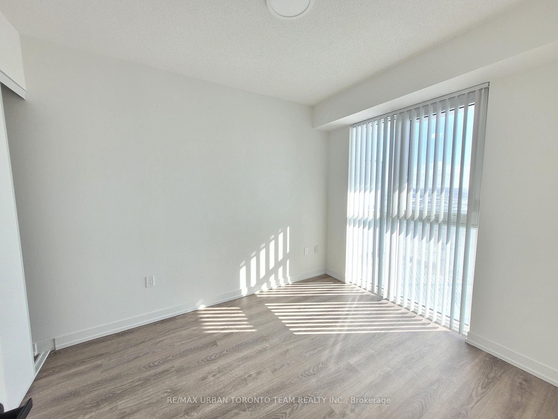 195 Commerce Street Unit 2005 photo 4