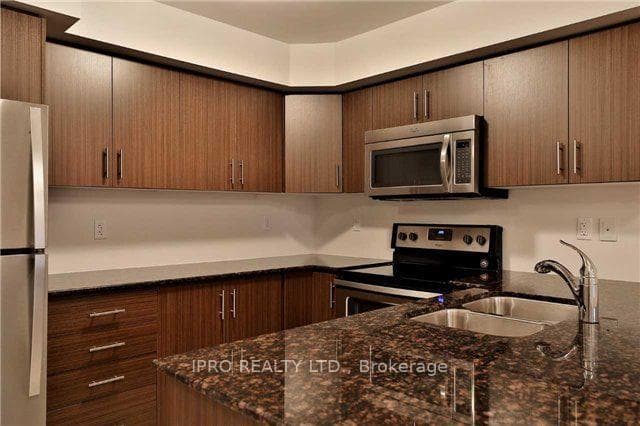 2500 Post Road Unit 15 photo 3