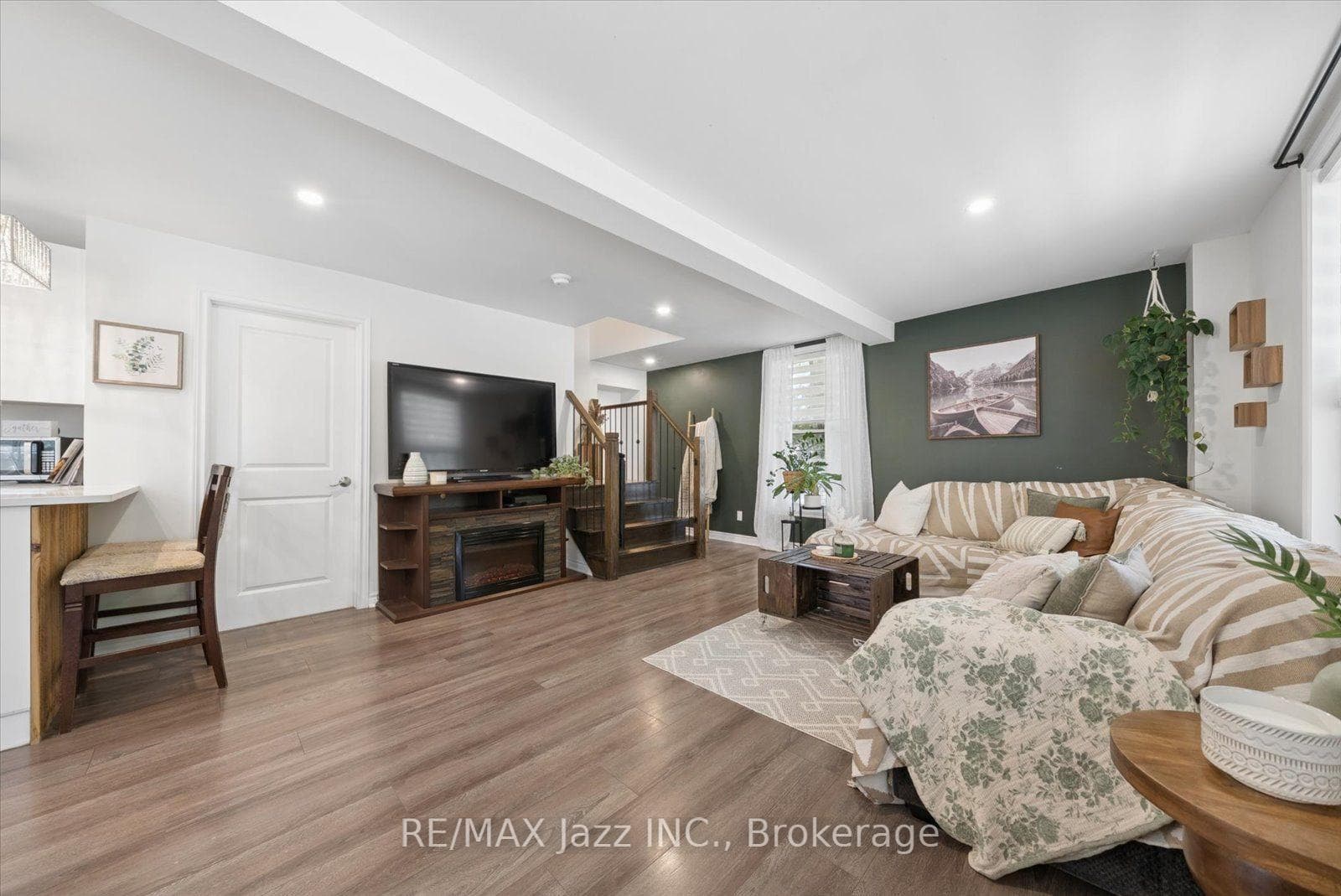 360 Mill Street photo 7