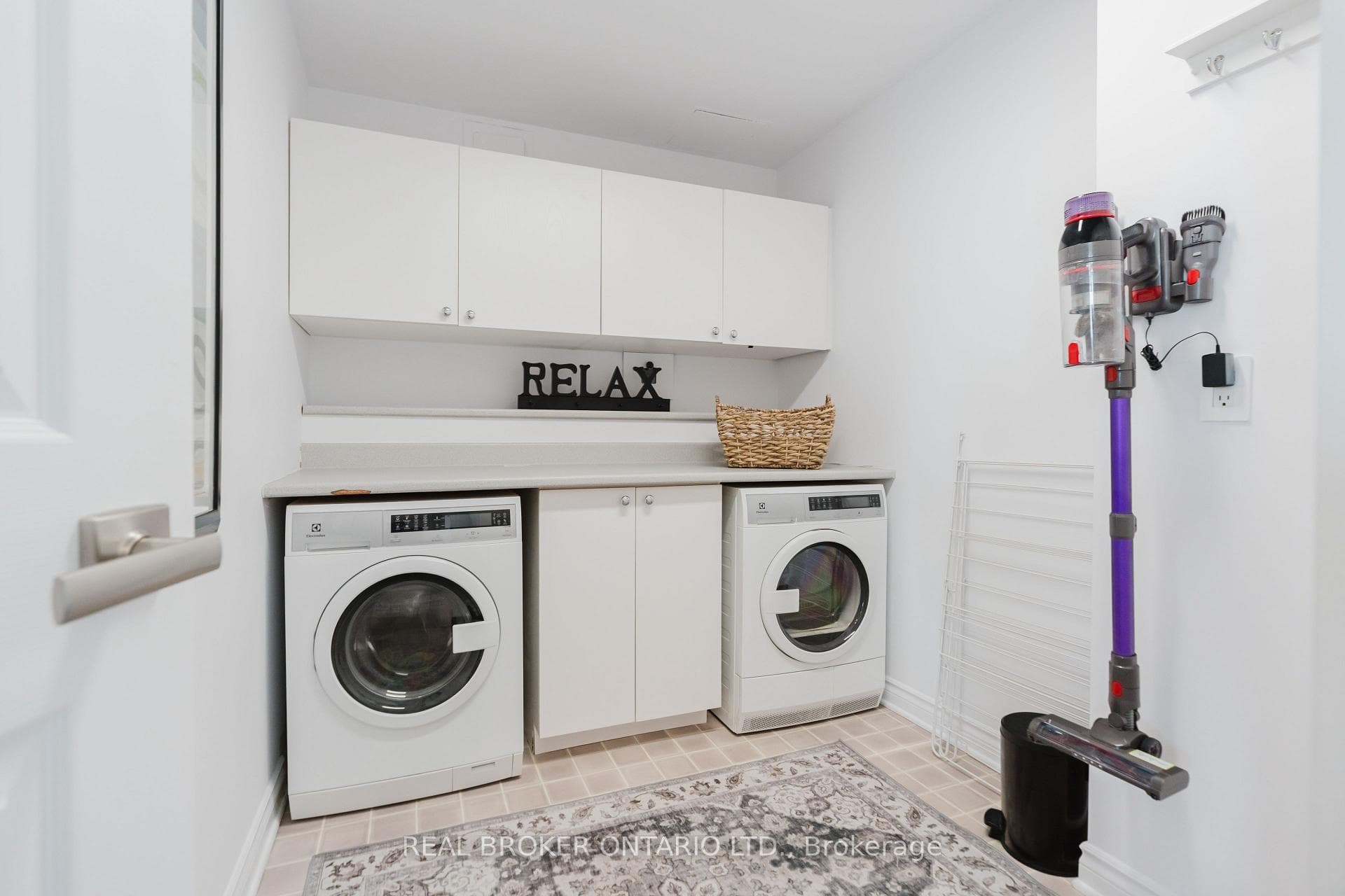 1480 Riverside Drive Unit 806 photo 26