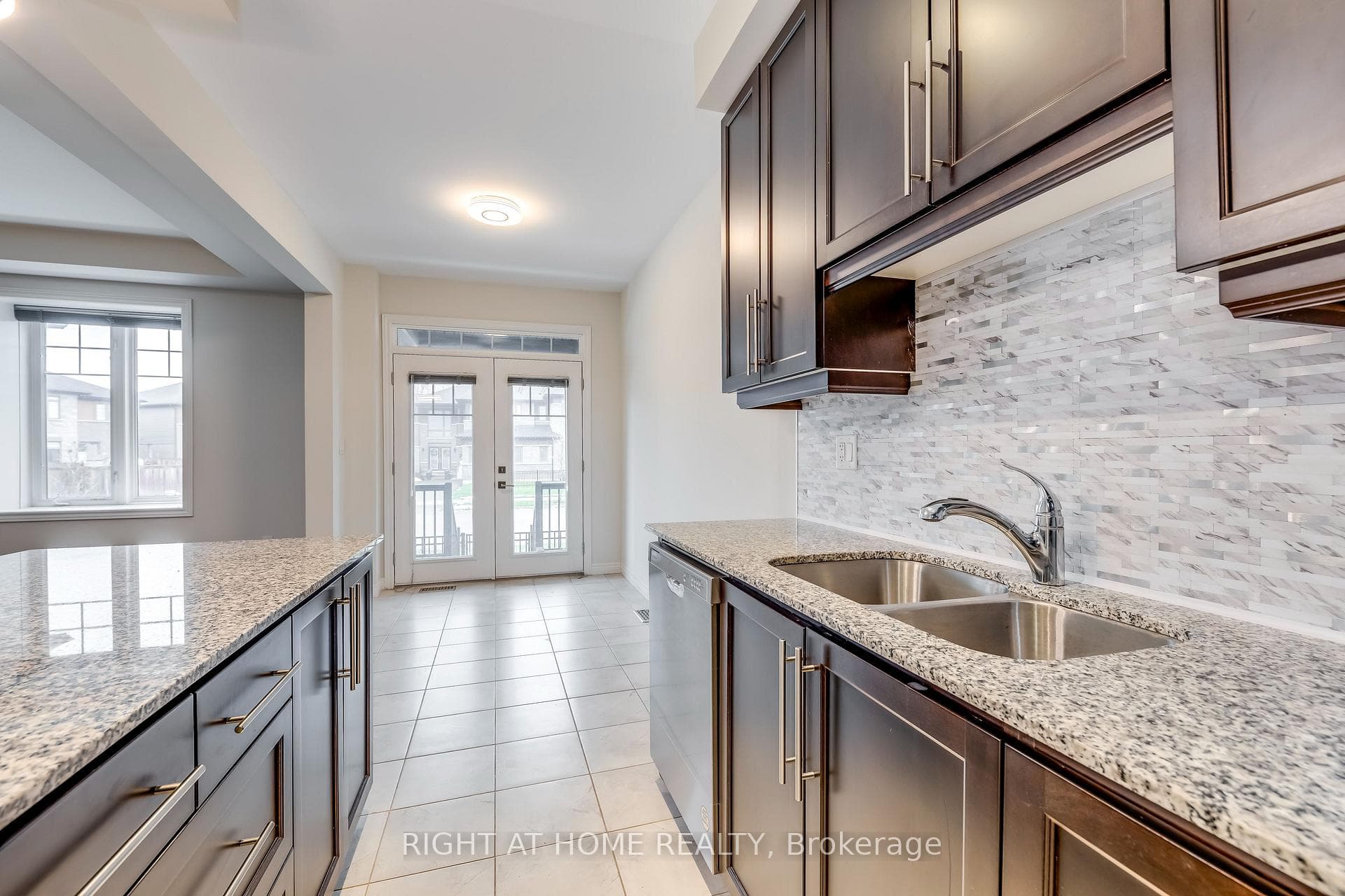 20 Farley Lane photo 8