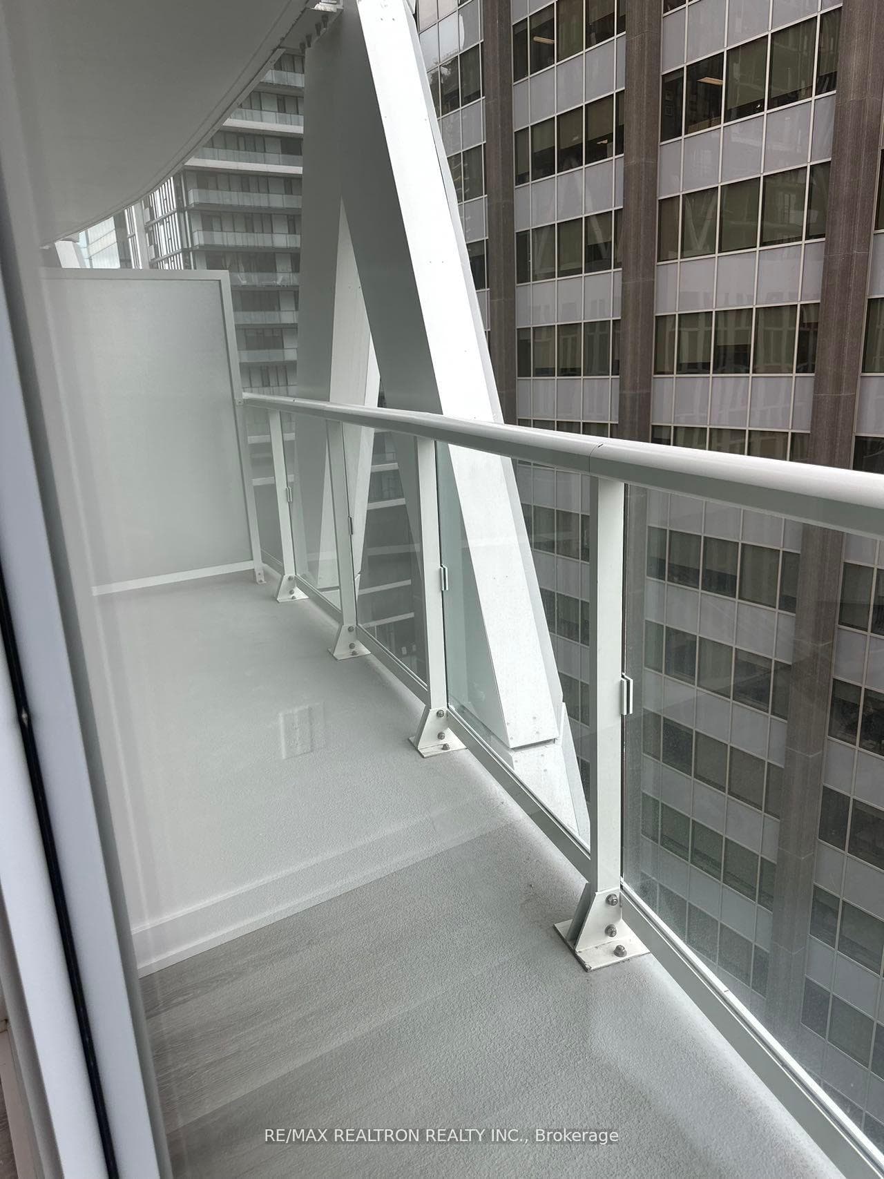 230 Simcoe Street Unit 926 photo 17