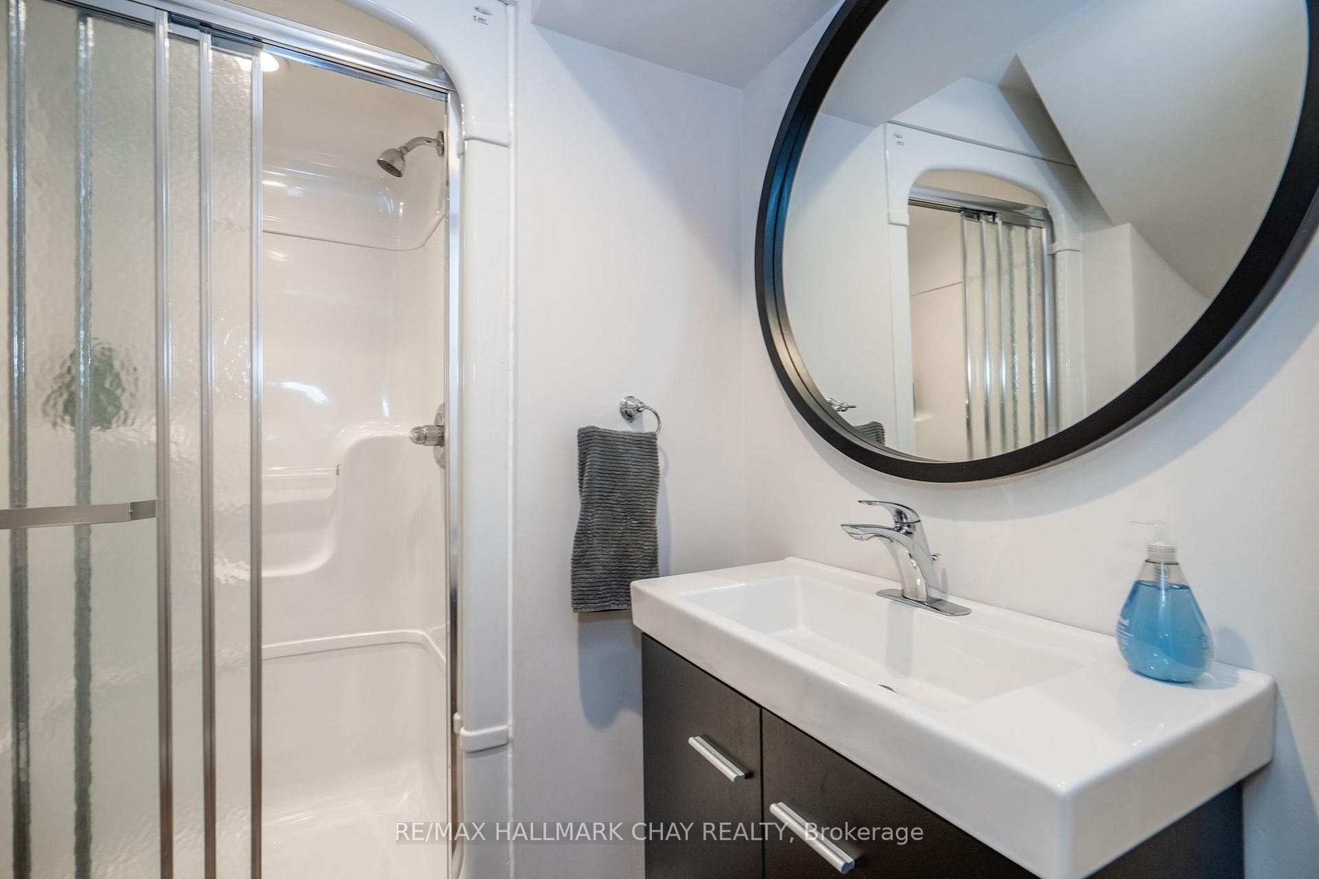 8 Royal Oak Drive photo 31