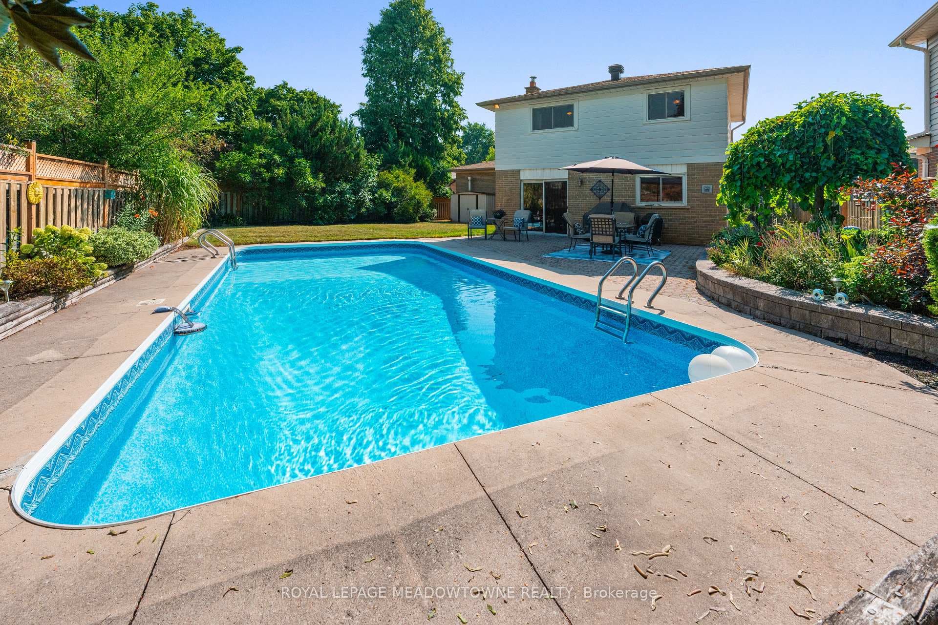 8 Lucinda Place photo 44