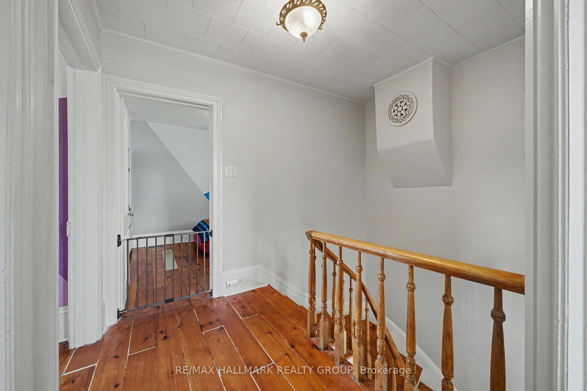 98 Drummond Street photo 29