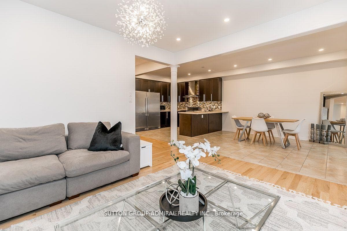 67 Majesty Boulevard photo 14