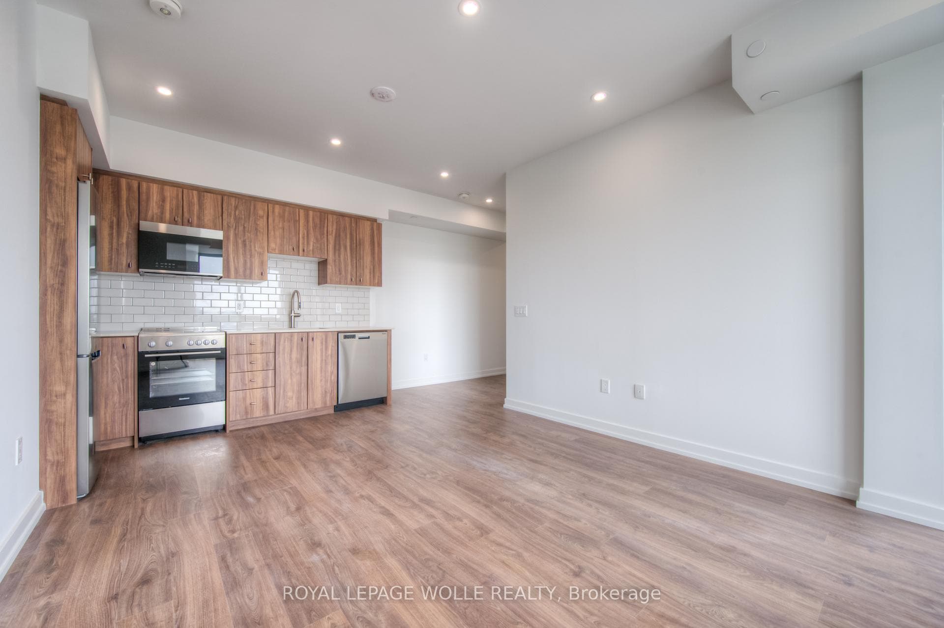 15 Wellington Street Unit 609 photo 11
