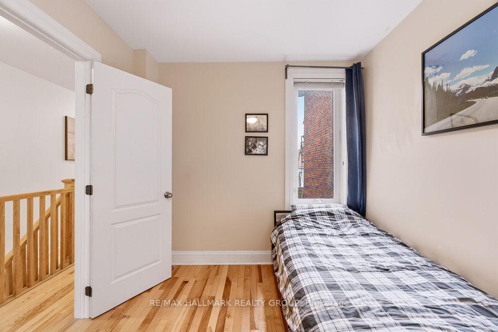 81 Anderson Street photo 24