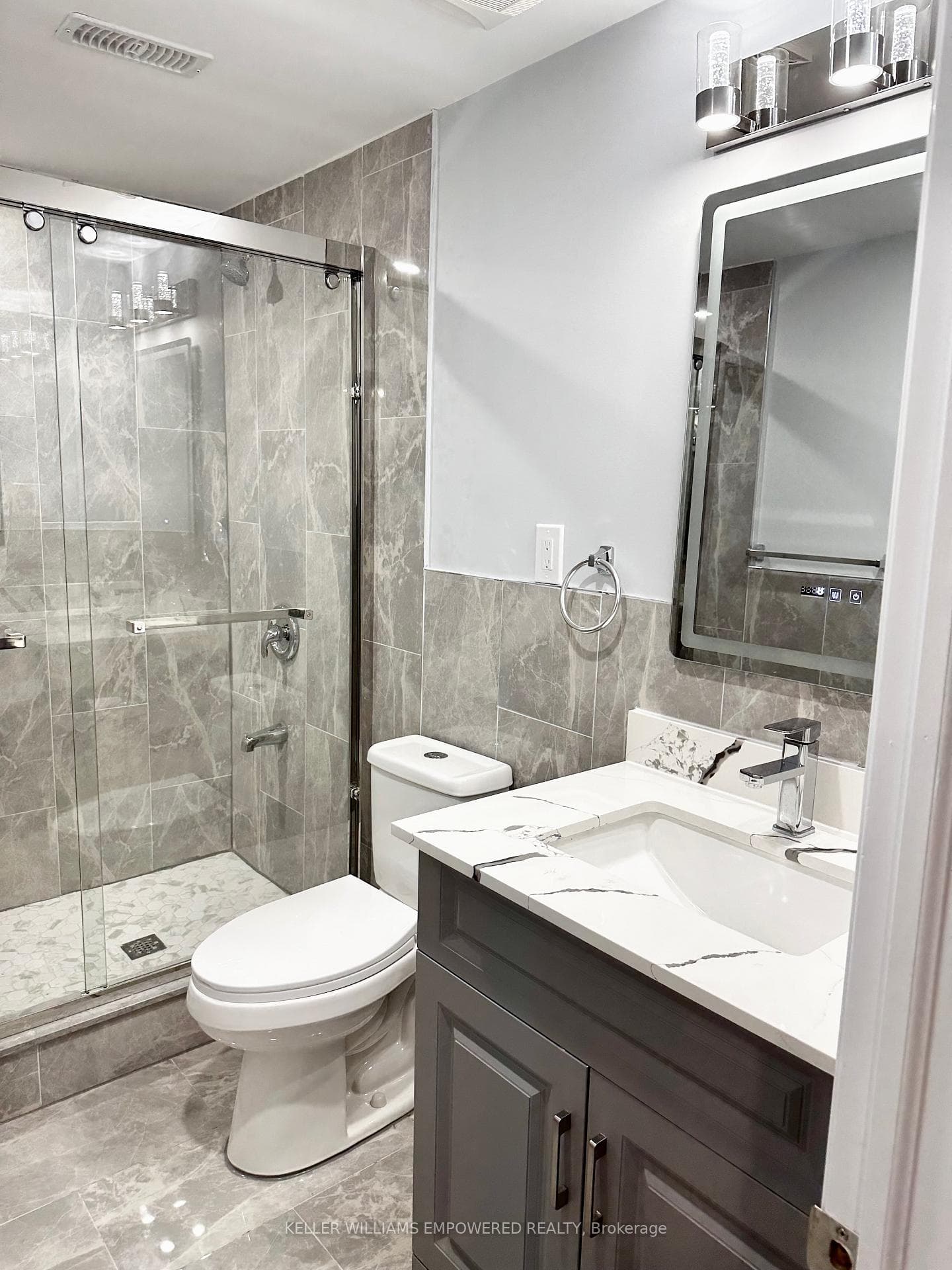 1 John Graham Court photo 10