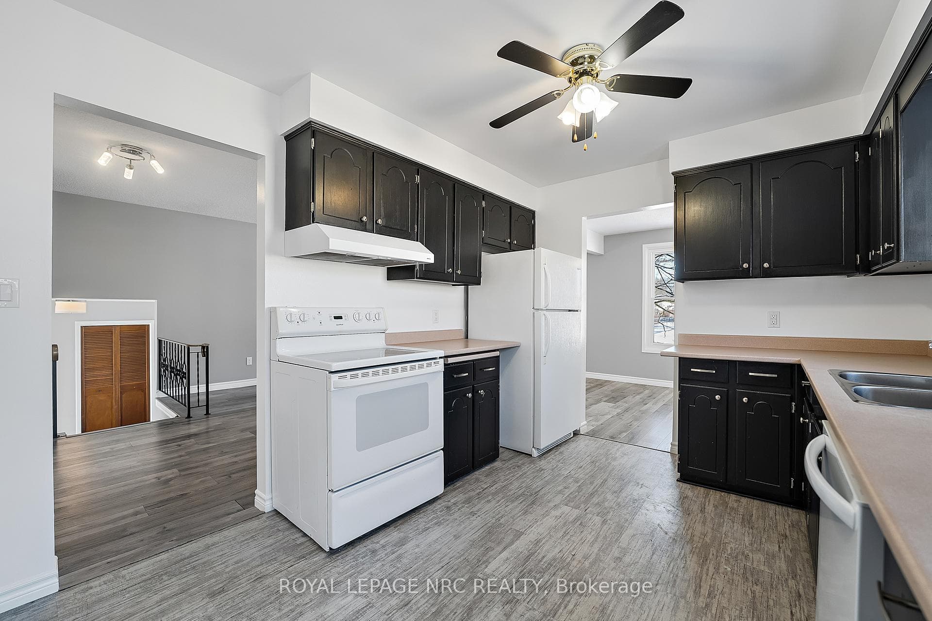 930 Ferndale Avenue photo 11