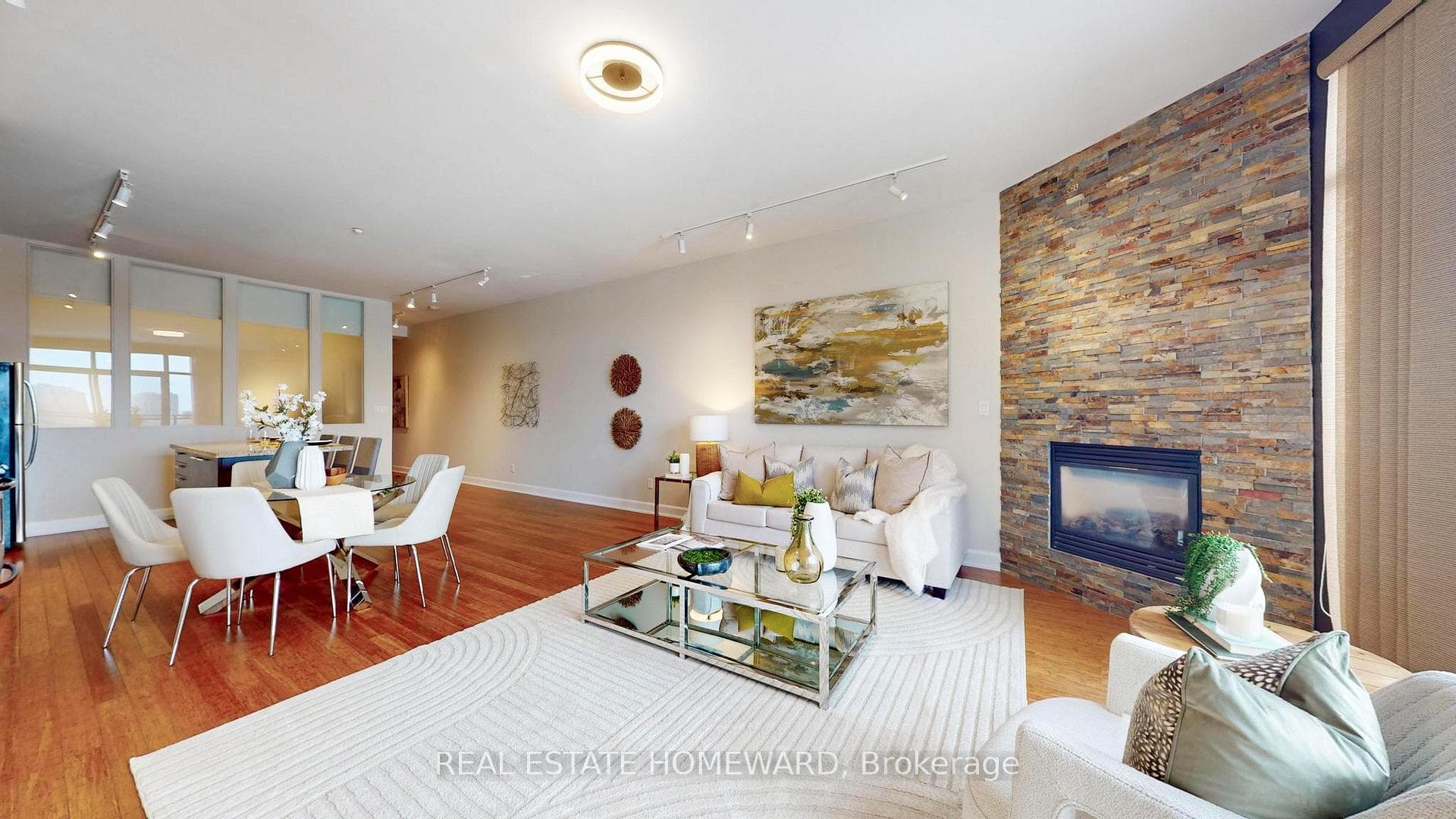 160 Fallingbrook Road Unit 304 photo 4