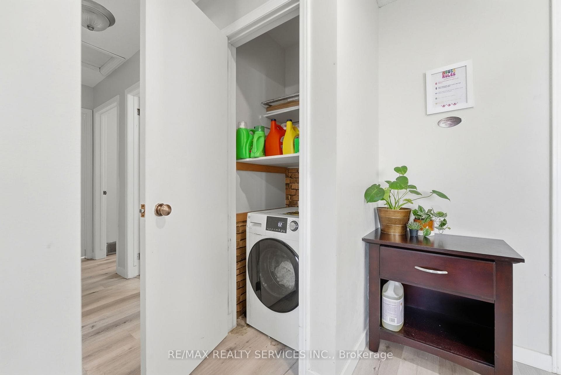 5 Chaucer Road photo 18