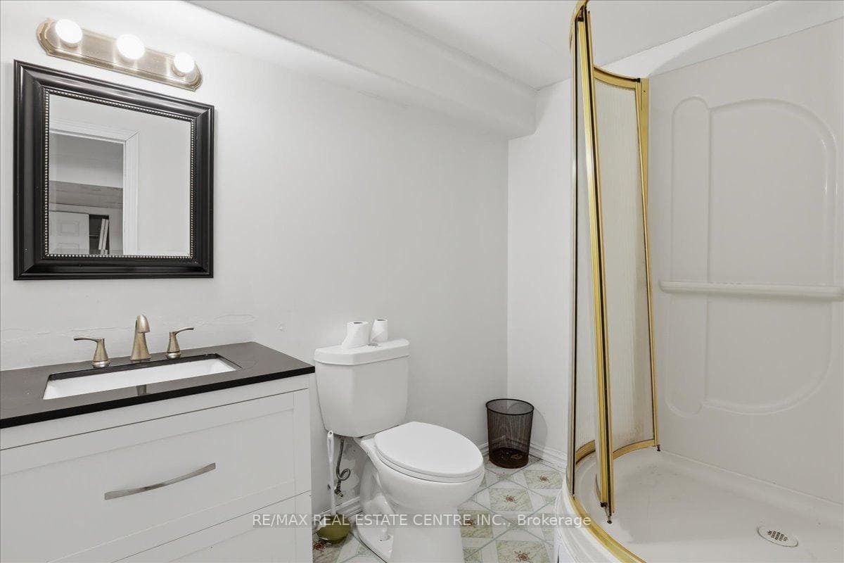 43 Decaro Crescent photo 32