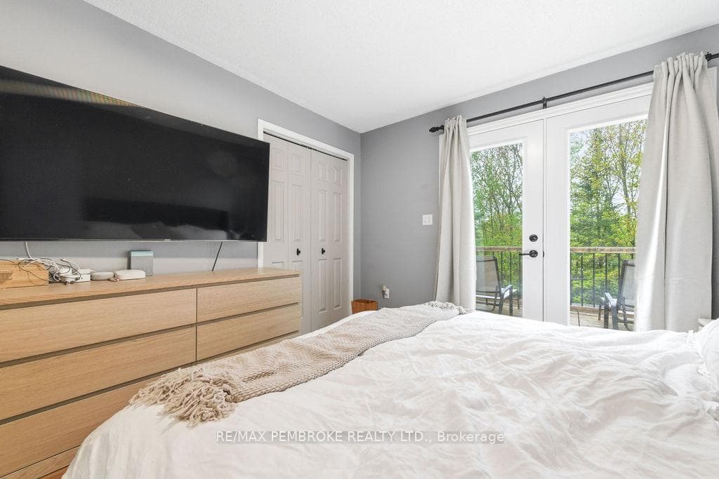 66 Woodland Crescent photo 12