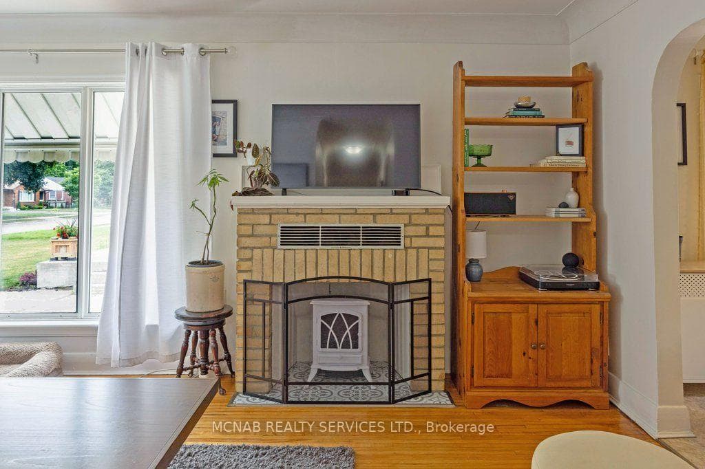 52 Broadway Avenue photo 4
