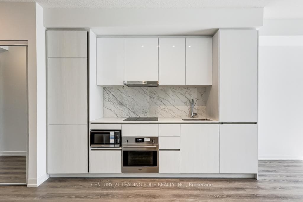 8 Interchange Way Unit 4011 photo 9