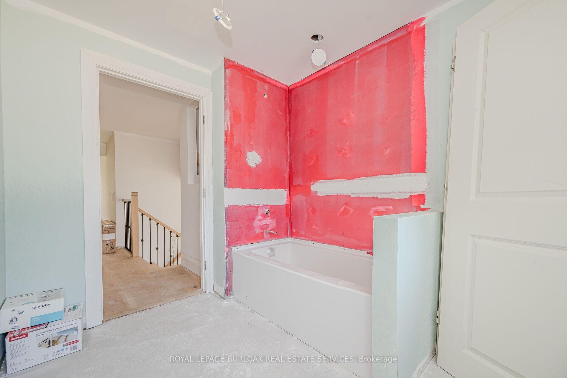 640 Dynes Road photo 28