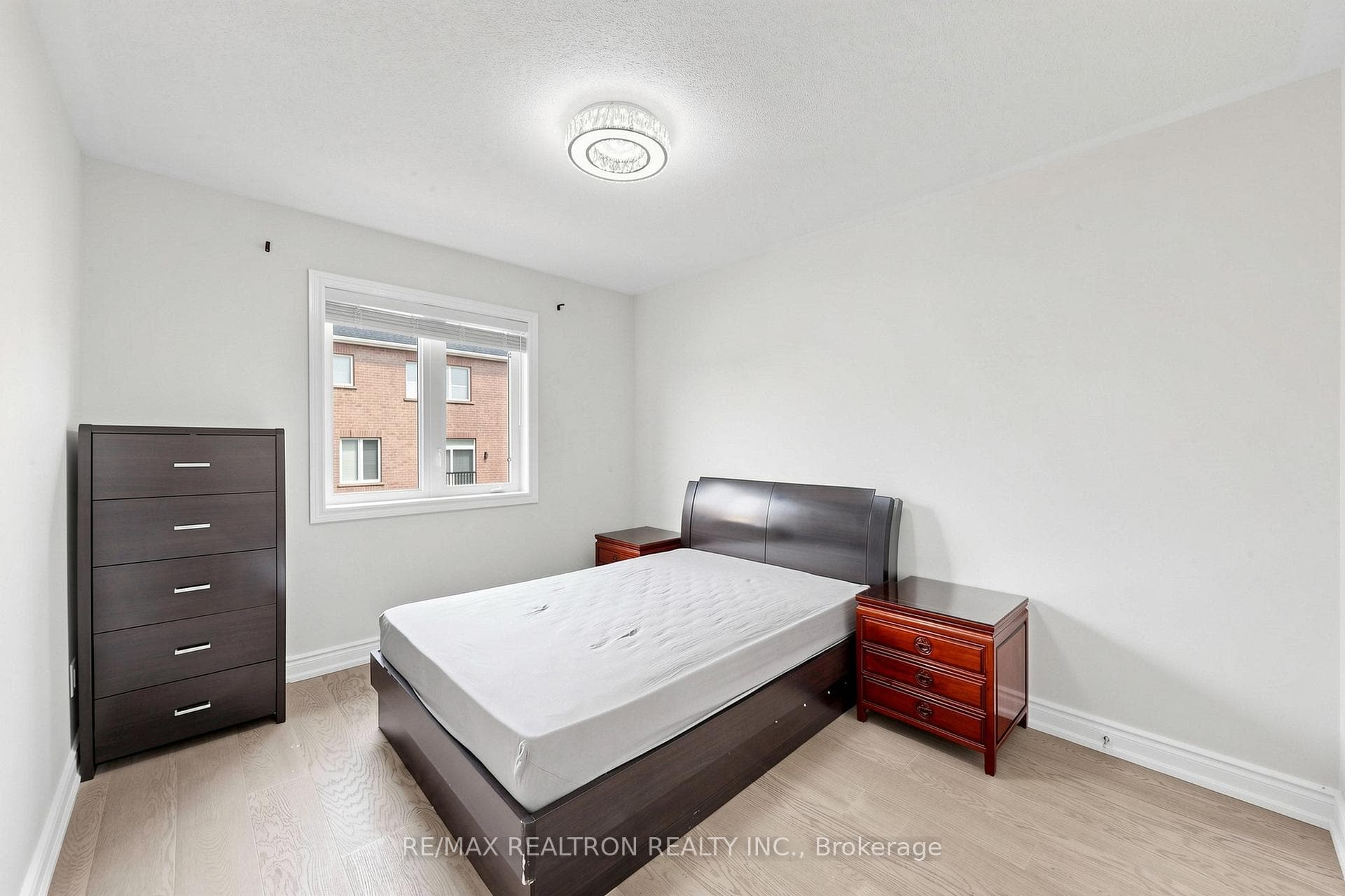 37 Greenspire Avenue photo 32