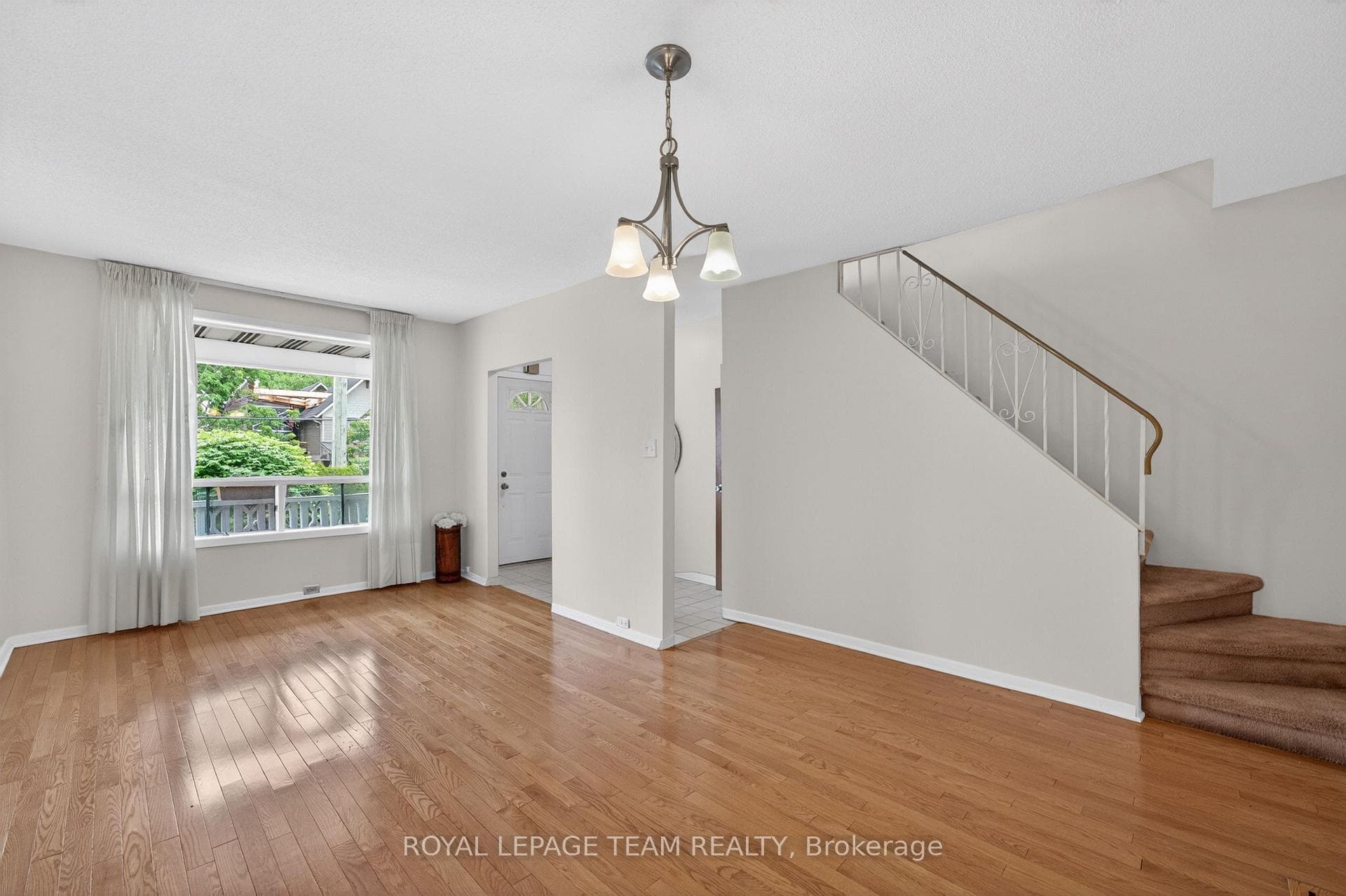 274 Breezehill Avenue photo 9