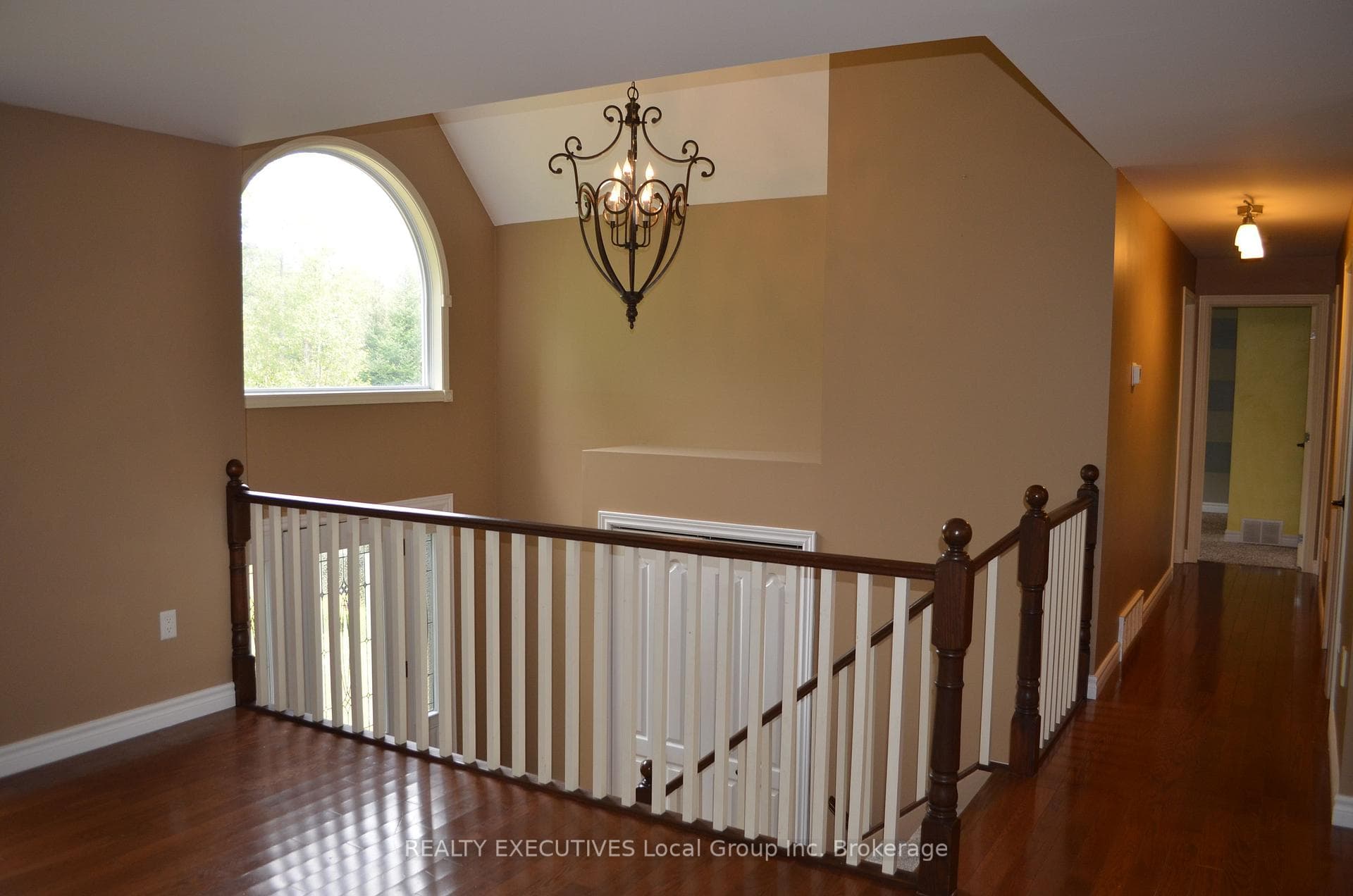 581 Ouellette Road photo 23