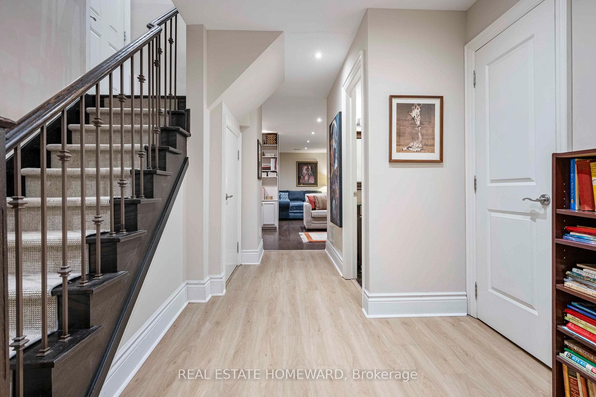 329 Cranbrooke Avenue photo 33