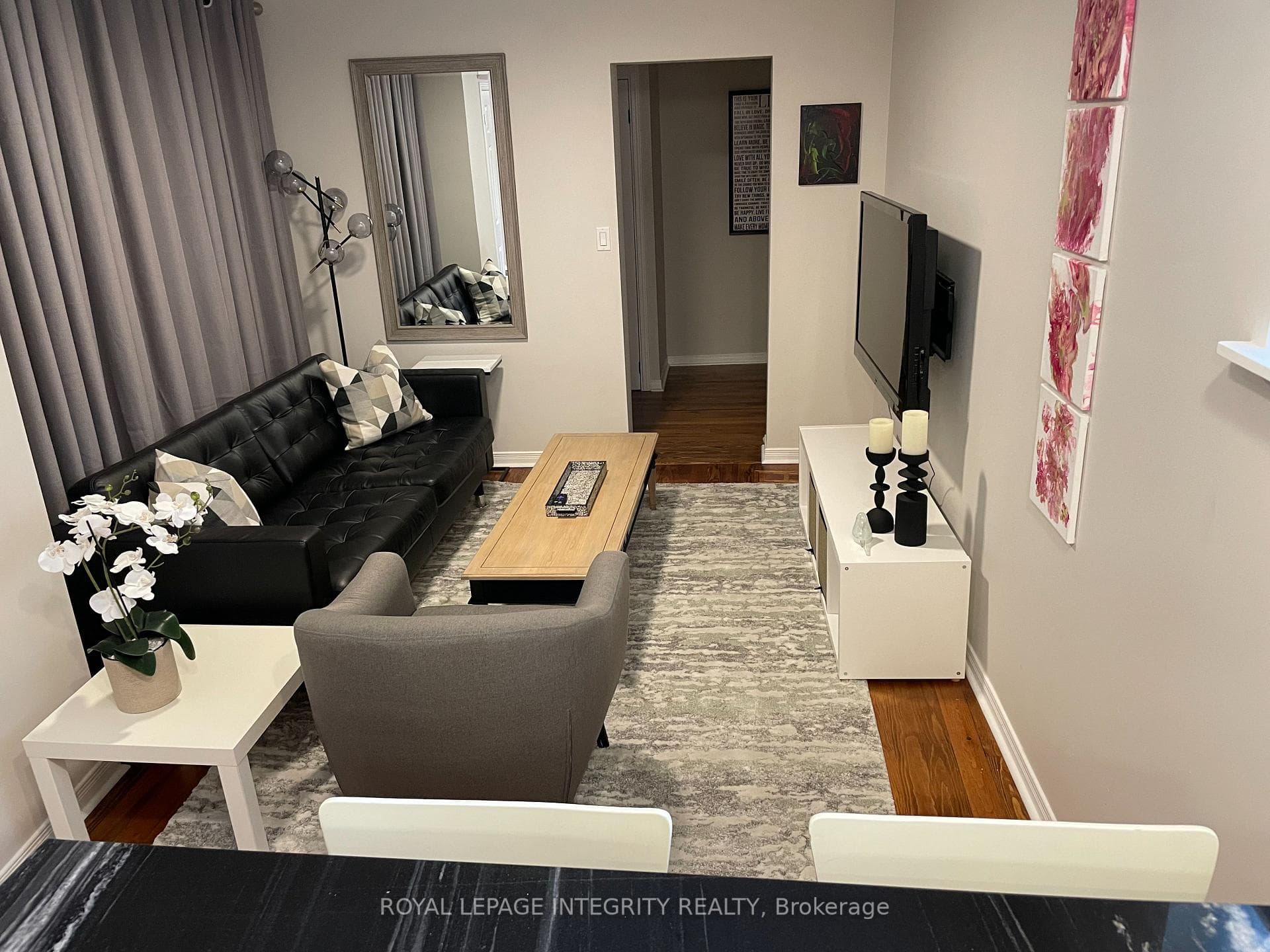 9 Holmwood Avenue photo 5
