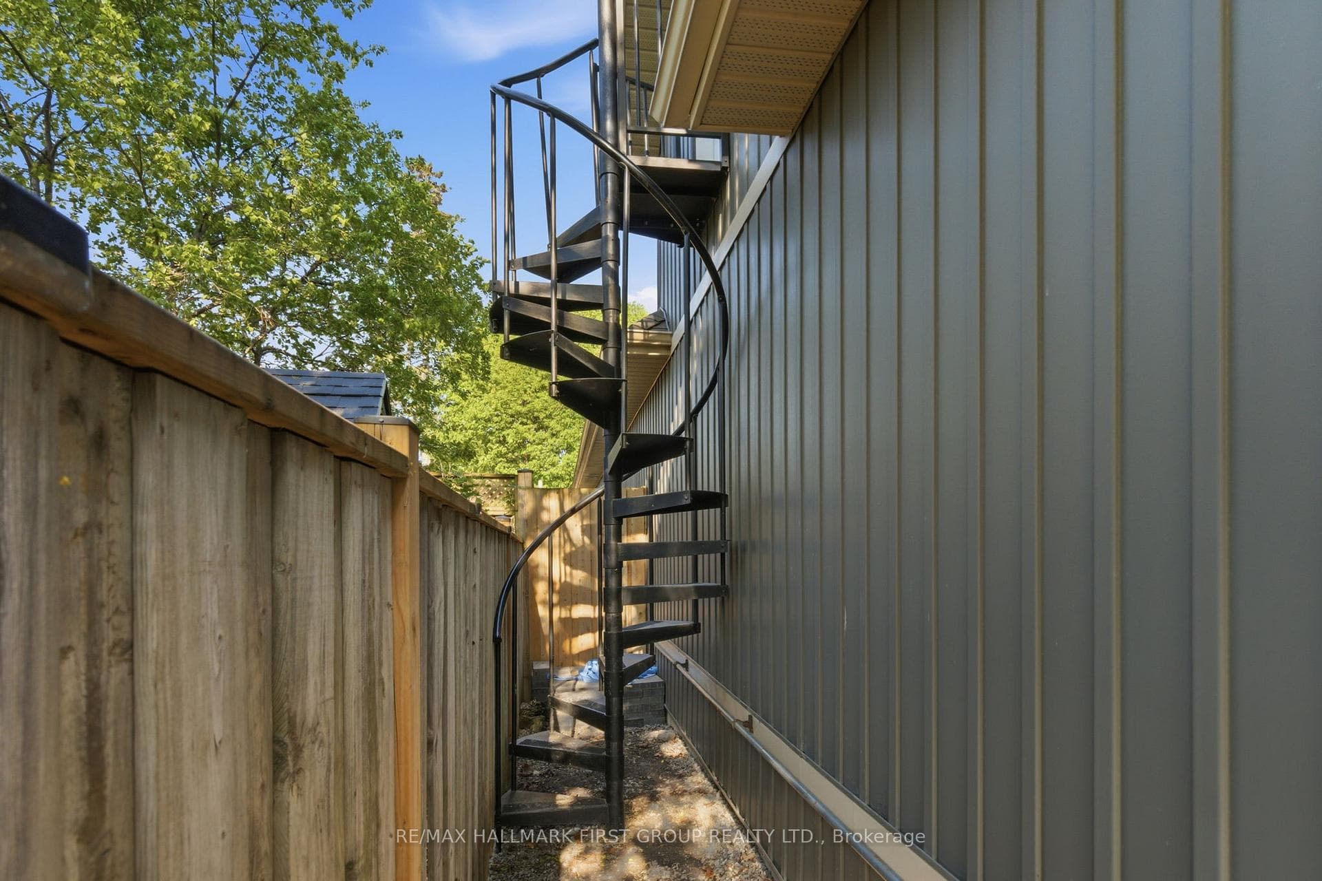 53 Brown Street photo 41