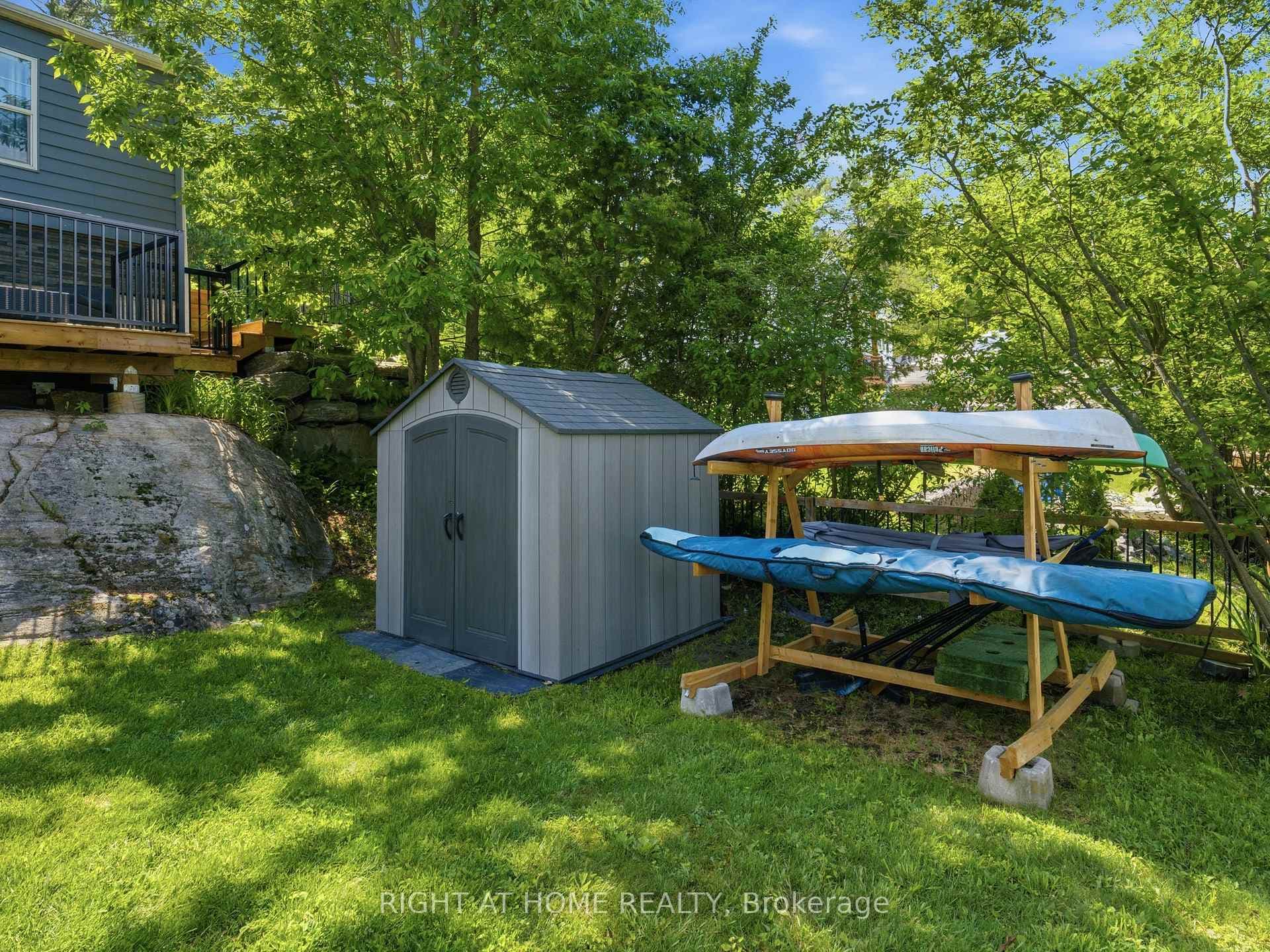 8168 Laidlaw Avenue photo 15