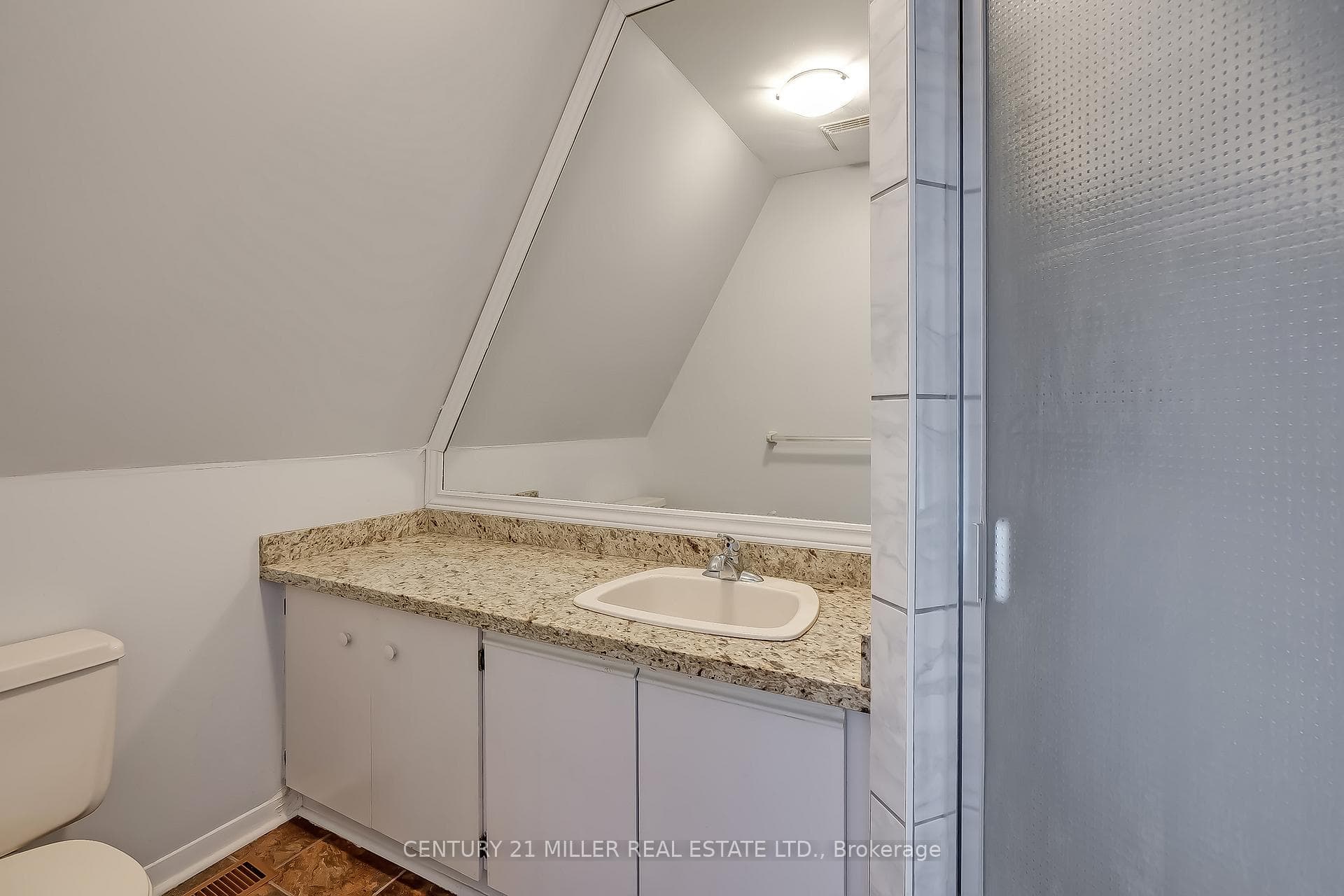 118 John Street photo 14