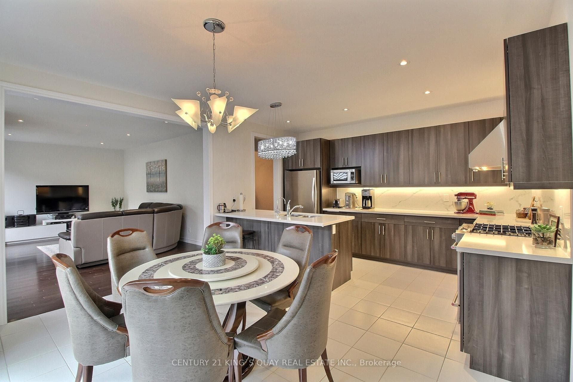 45 Chessington Avenue photo 3