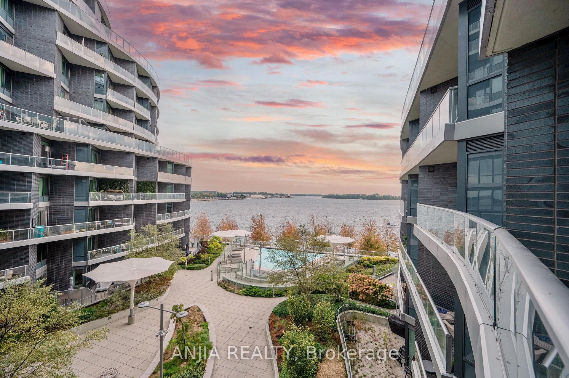 1 Edgewater Drive Unit 507 photo 1