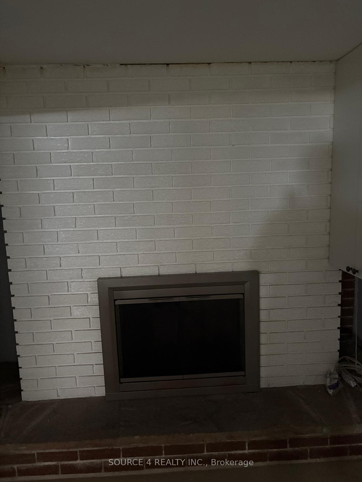 489 Rossland Road photo 16