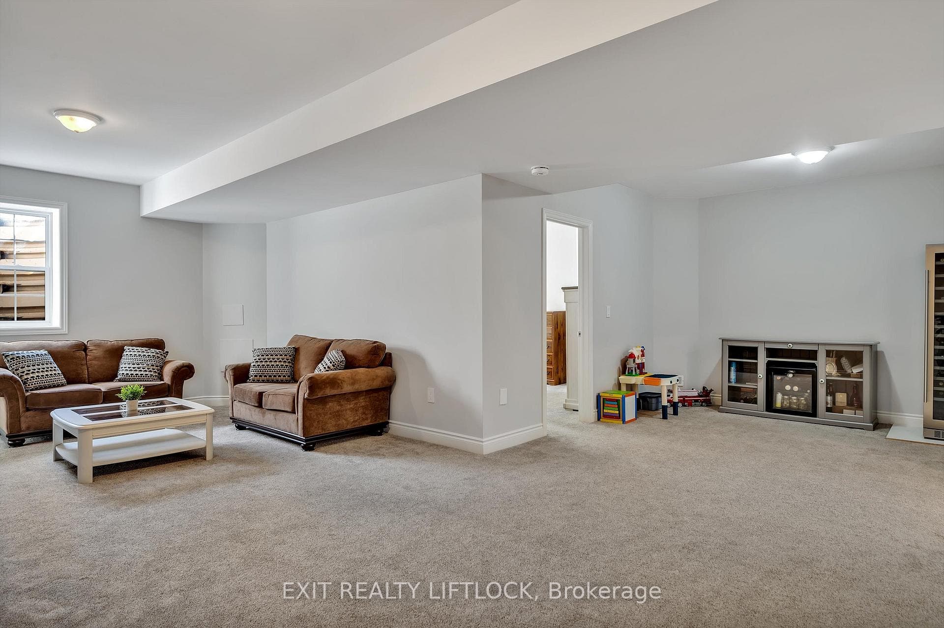 727 Elmer Hutton Street photo 27