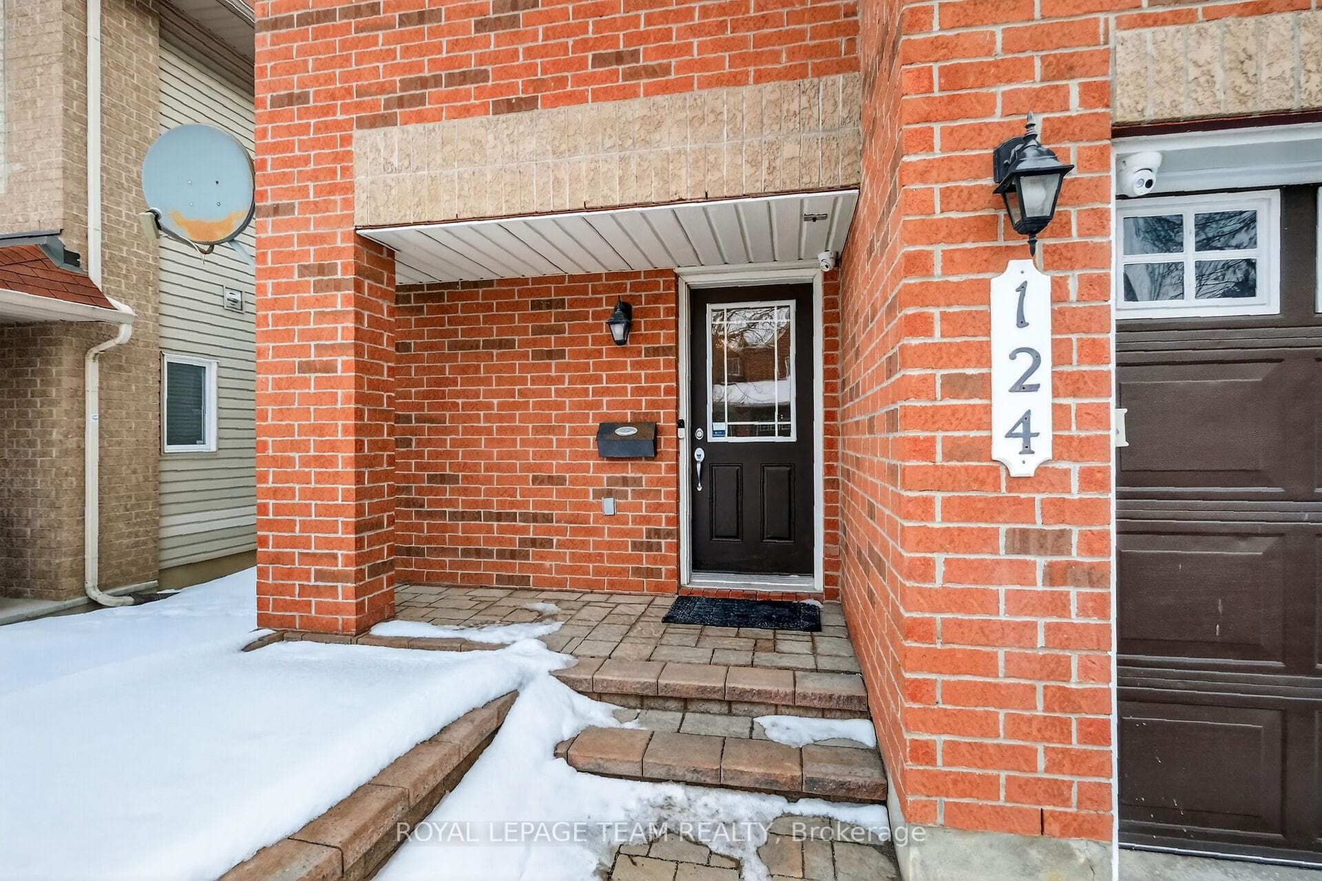 124 Tacom Circle photo 3