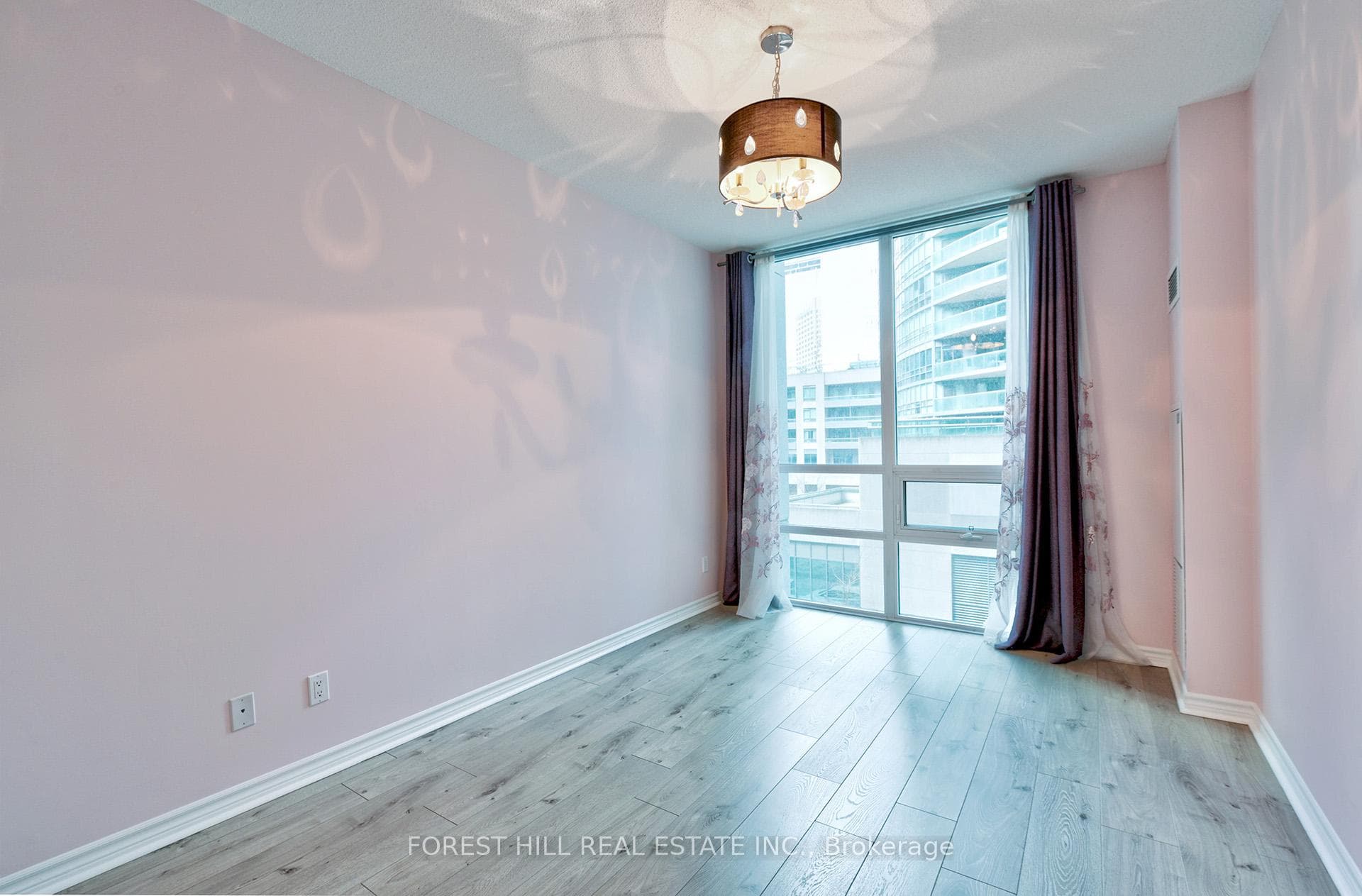 19 Grand Trunk Crescent Unit 306 photo 17