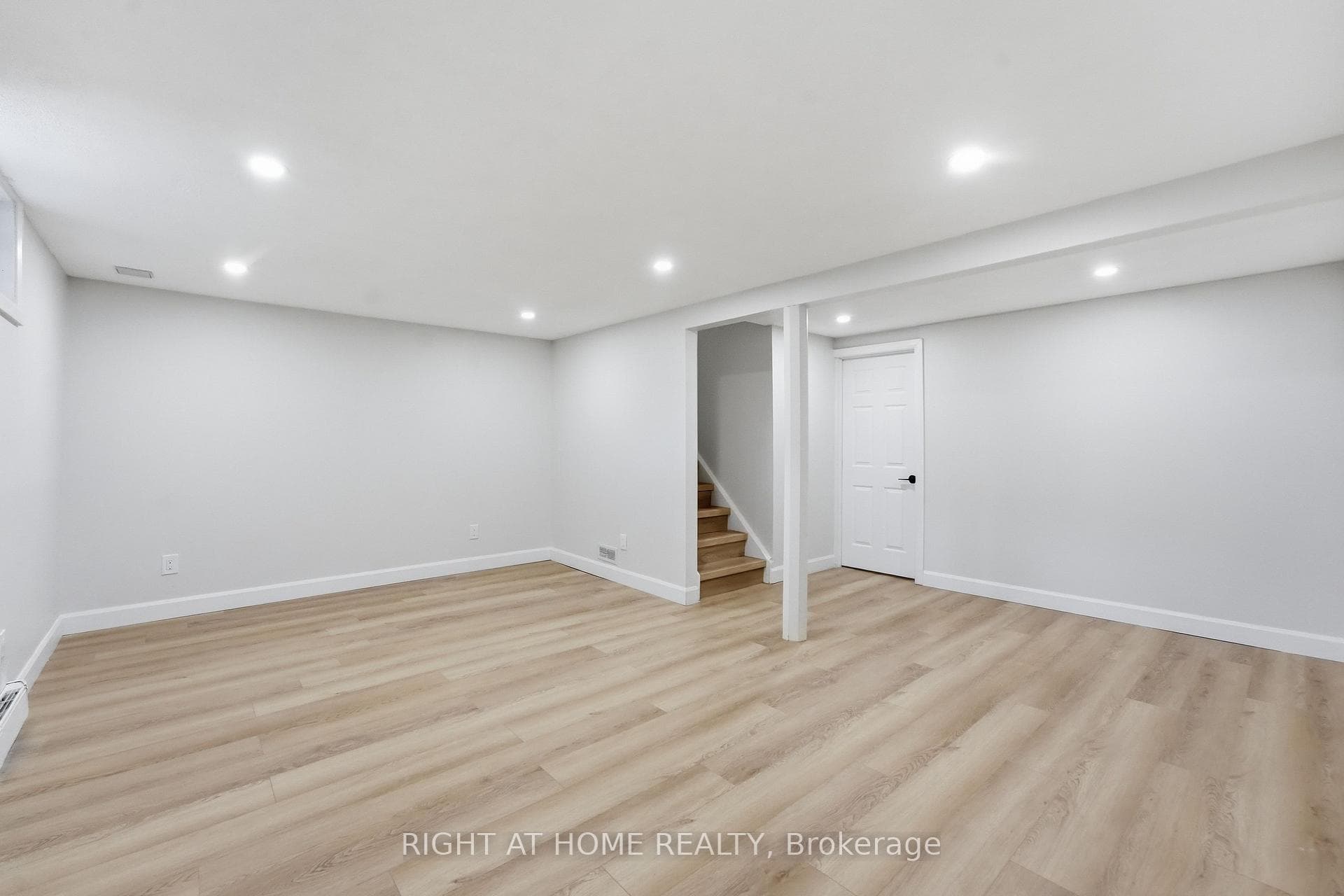 7874 Jeanne D'arc Boulevard Unit 3 photo 22
