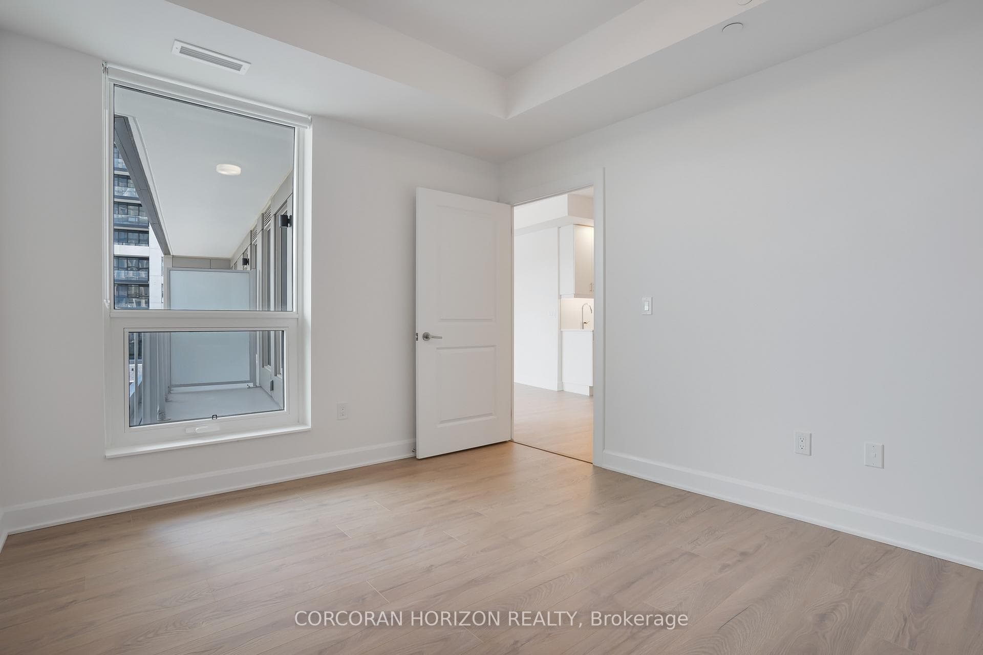 3240 William Coltson Avenue Unit 601 photo 17