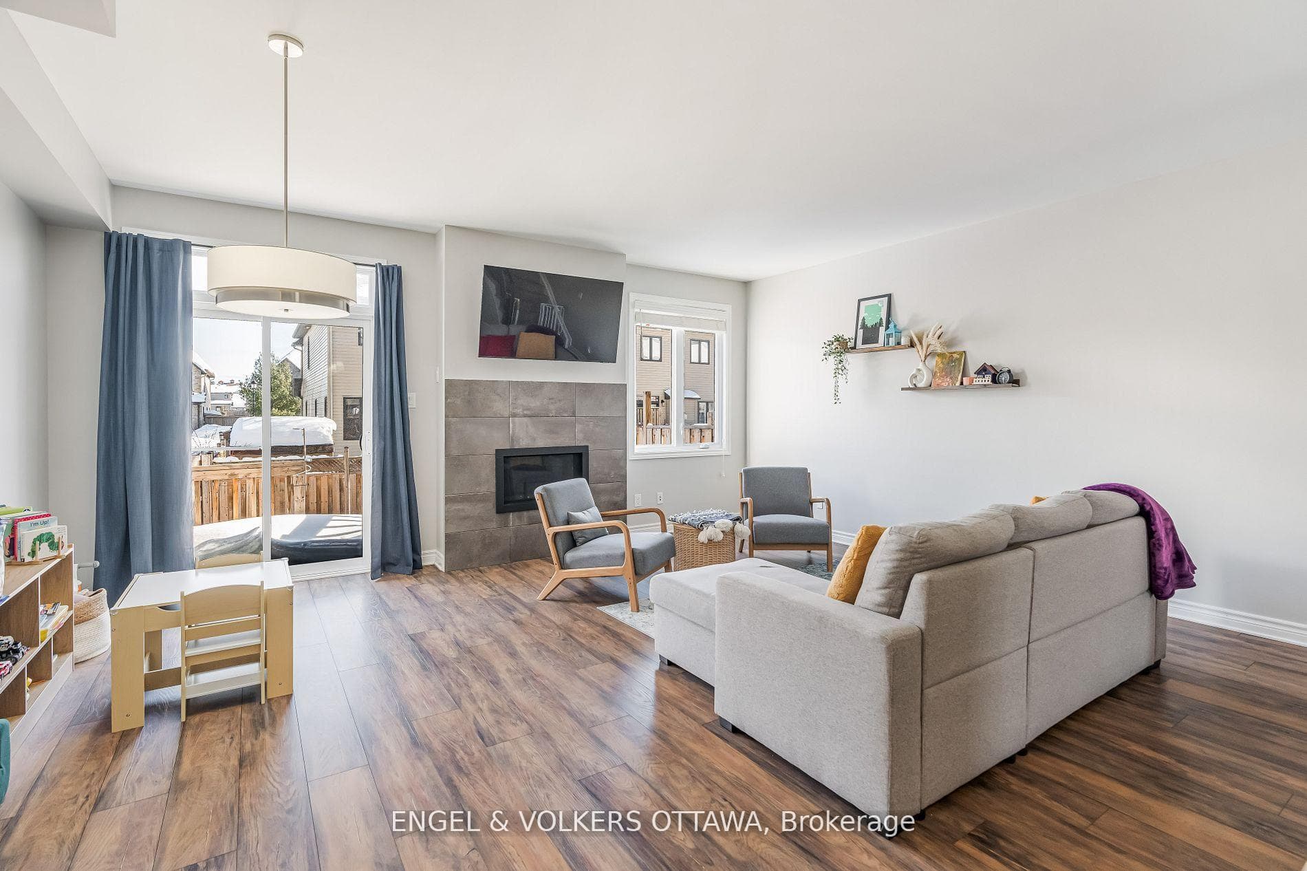 284 Munro Street photo 10
