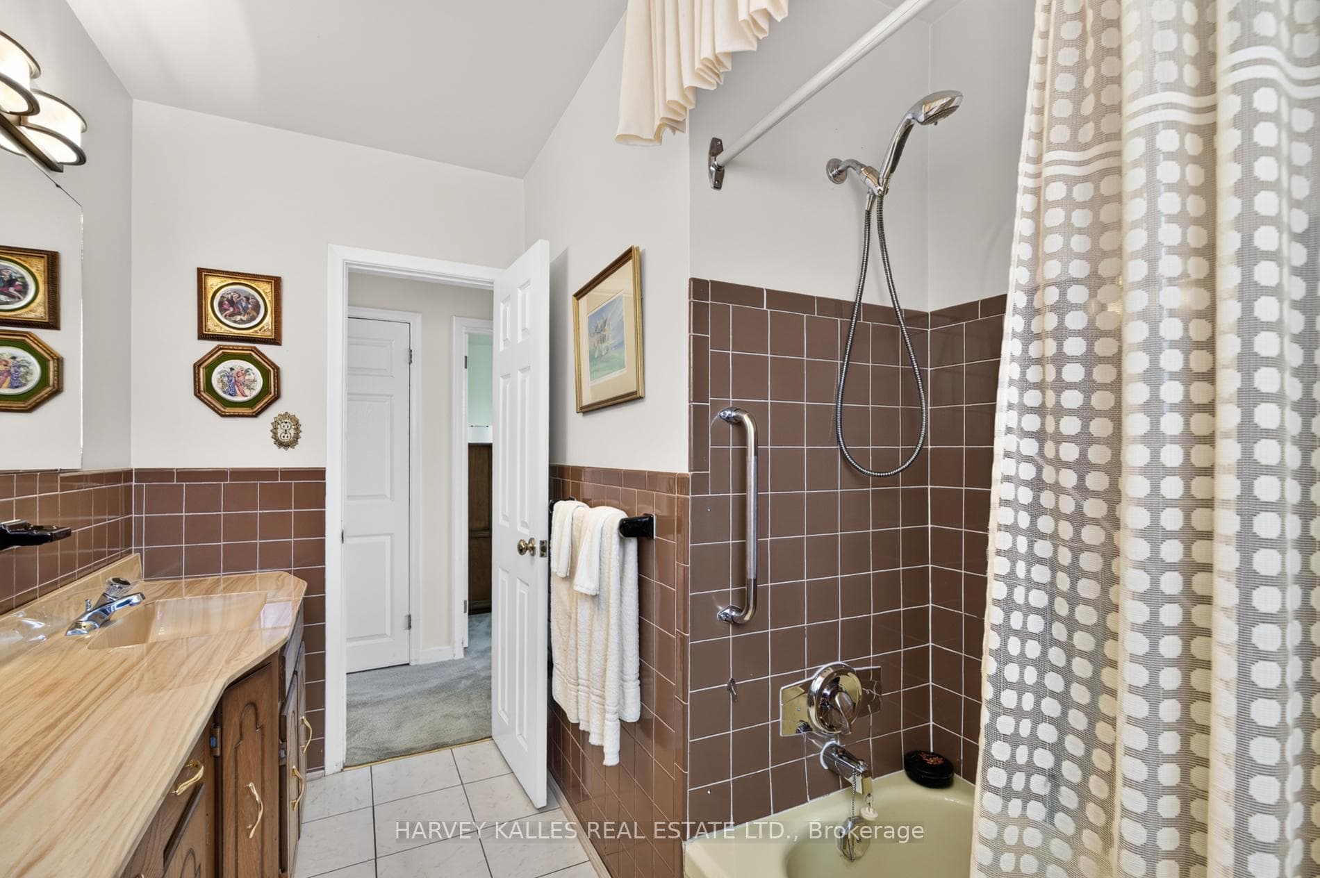 69 Poynter Drive photo 20