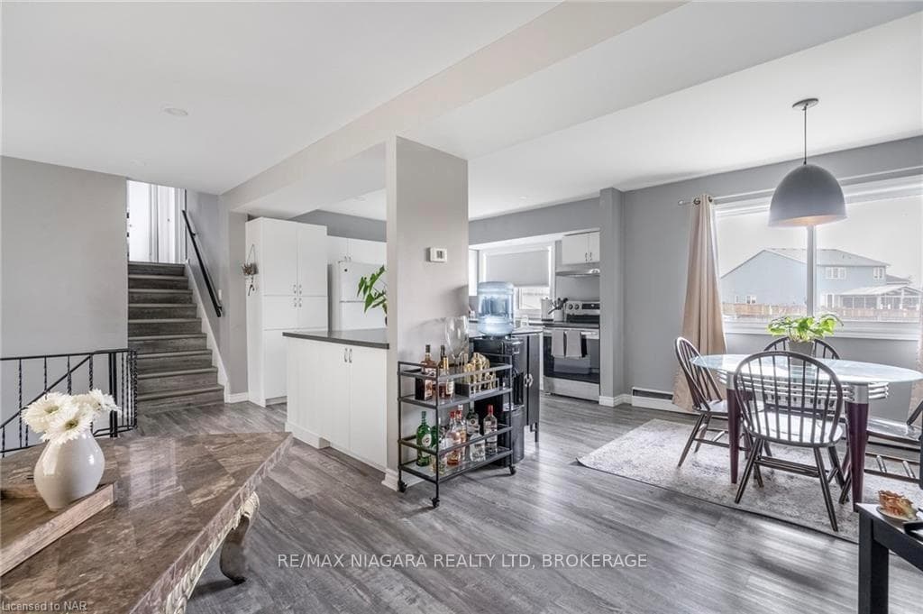 1075 Ontario Road photo 14
