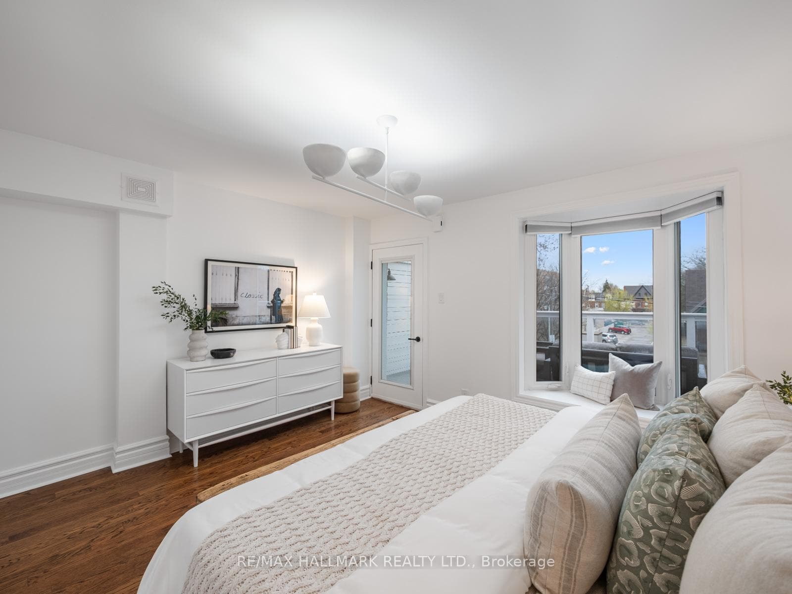 16 Bain Avenue photo 19