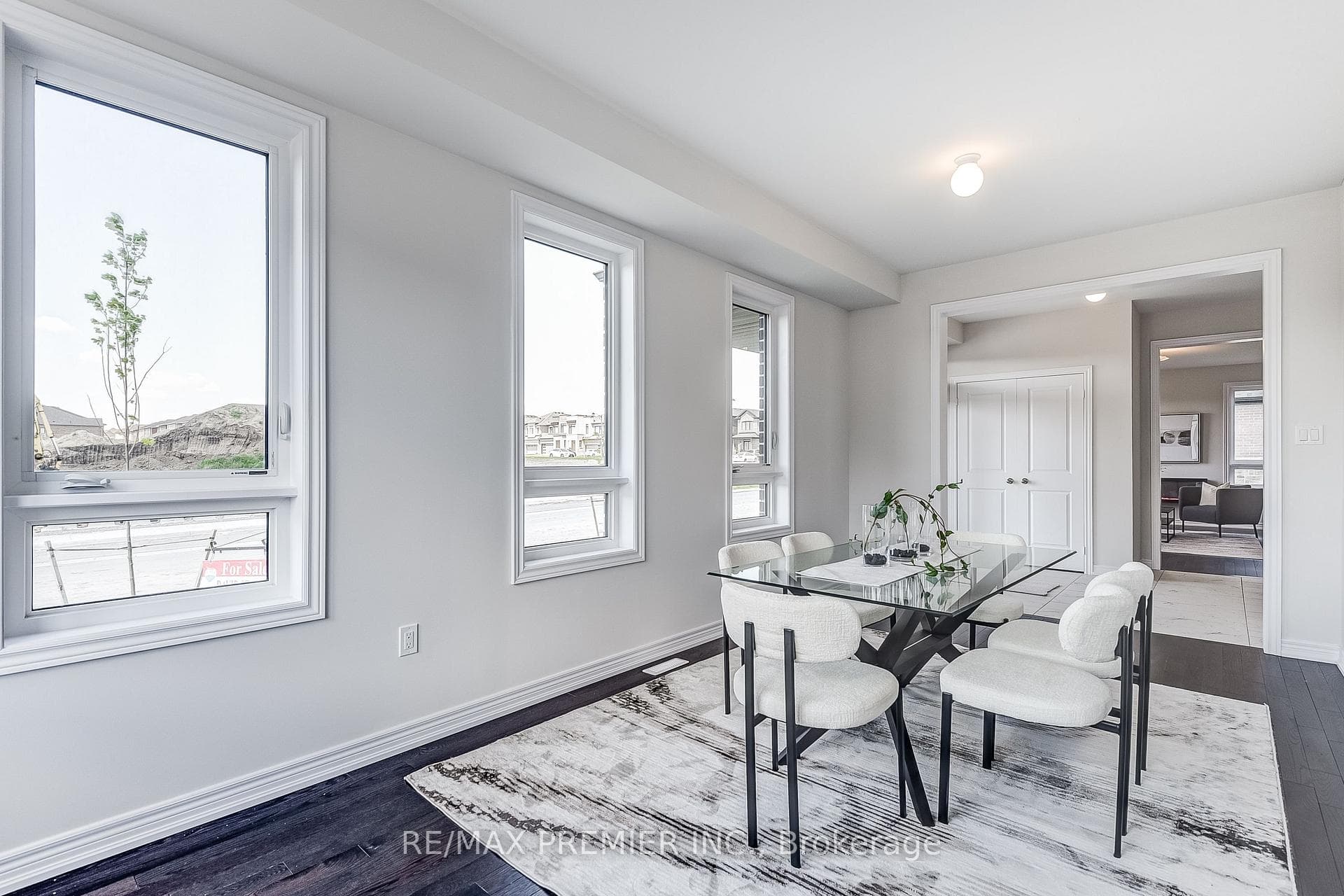 223 Yakefarm Boulevard photo 10